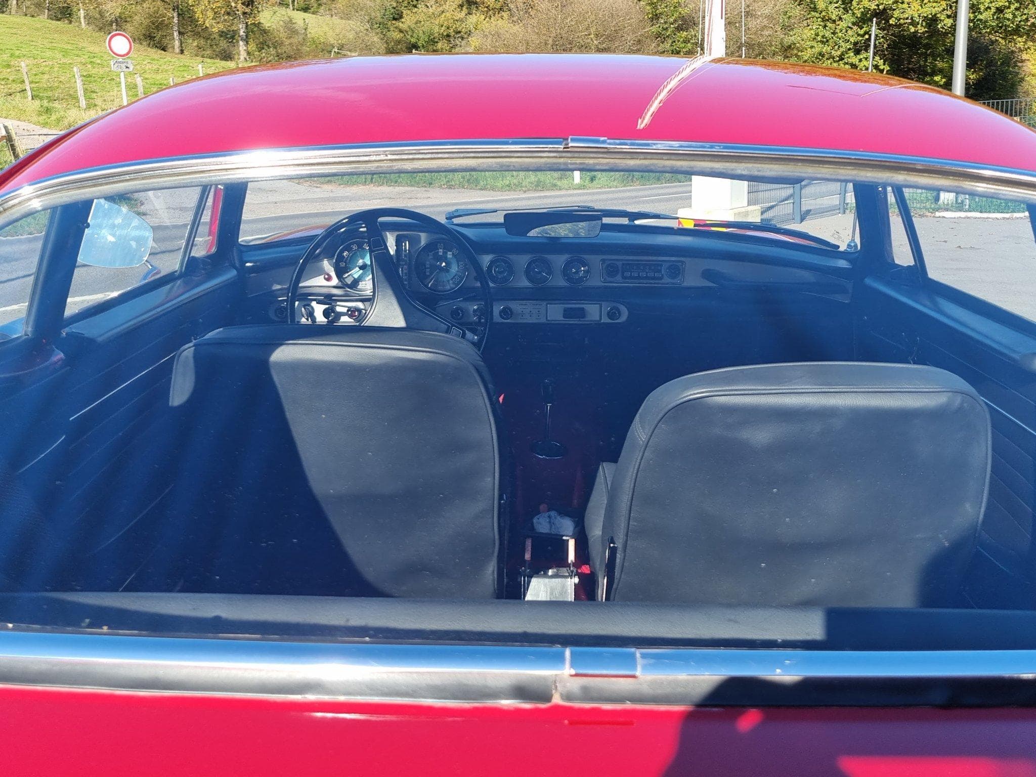 Volvo P1800 (1968) - Photo 11
