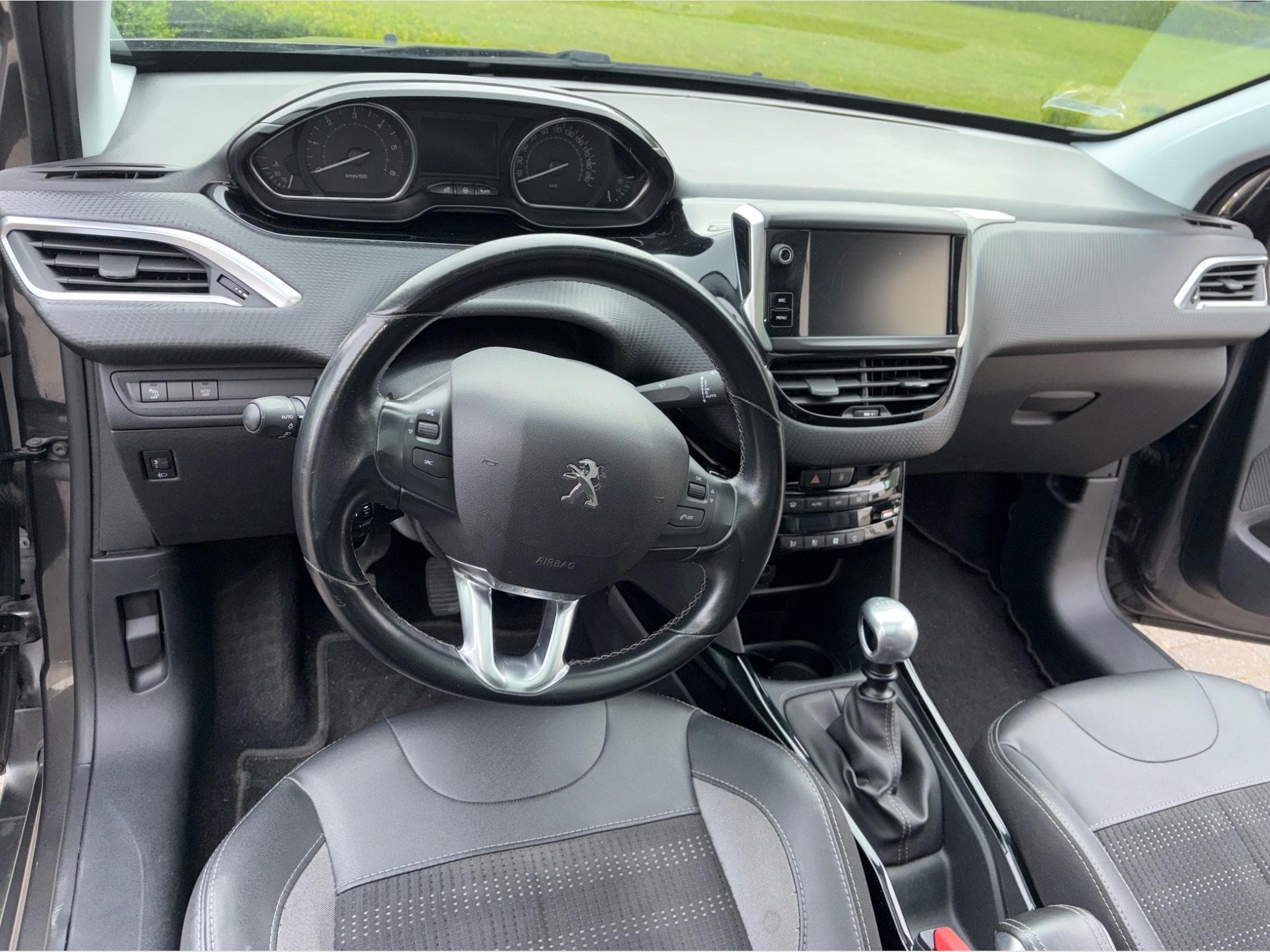Peugeot 2008 (2019) - Photo 8