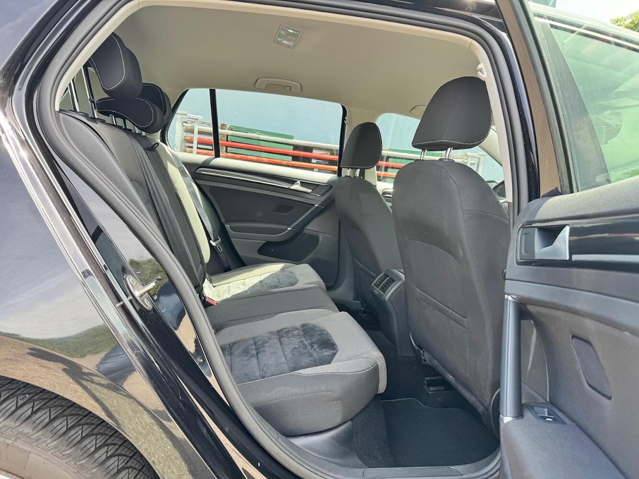 VW Golf 1.6 TDI 105 HIGHLINE (2014) - Photo 5