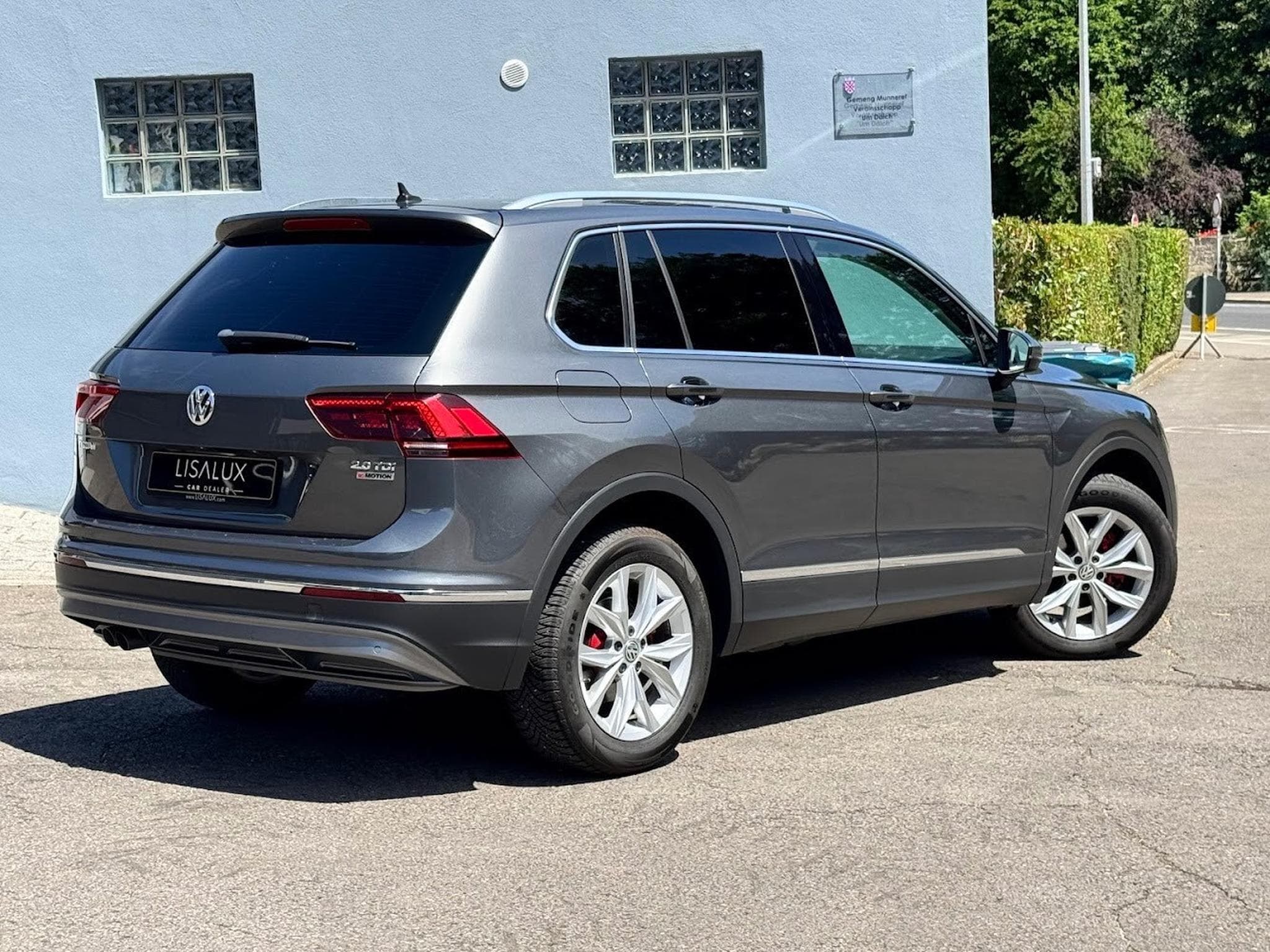 VW Tiguan 2.0 TDI 150 CH DSG 4 MOTION HIGHLINE (2016) - Photo 2