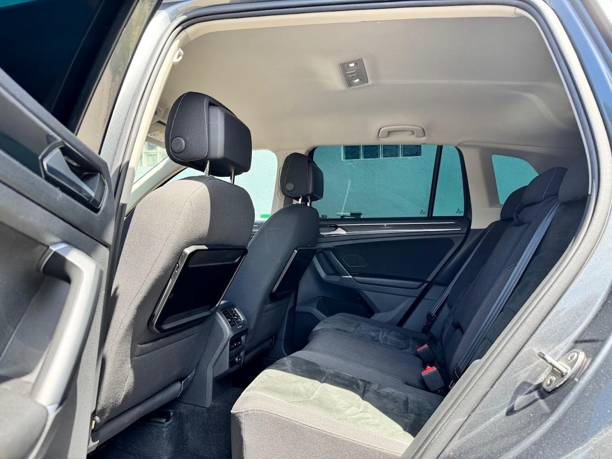 VW Tiguan 2.0 TDI 150 CH DSG 4 MOTION HIGHLINE (2016) - Photo 4