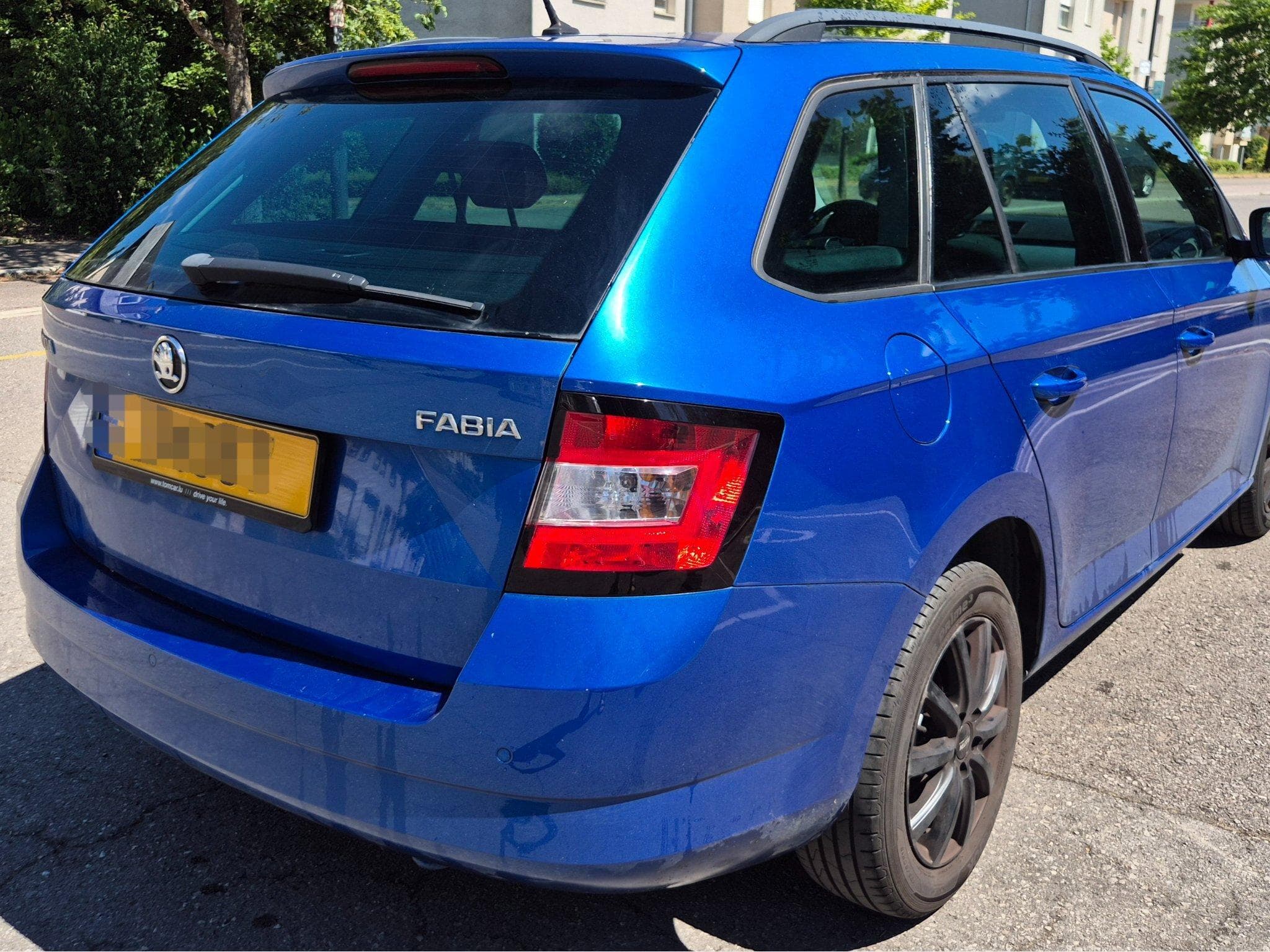 Skoda Fabia 1.4 TDI 90ch Edition Ambition (2017) - Photo 2