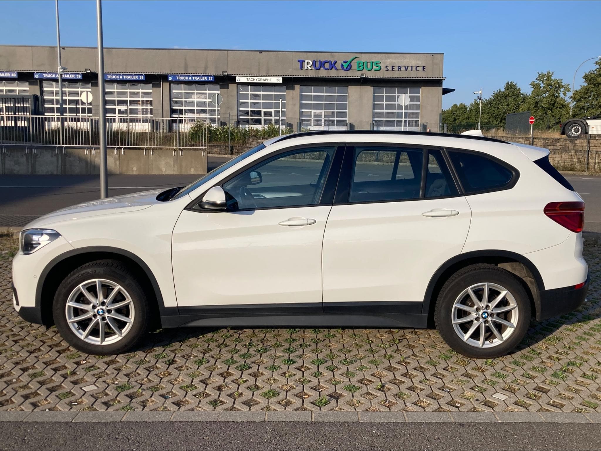 BMW X1 Sdrive18d (2019) - Photo 2