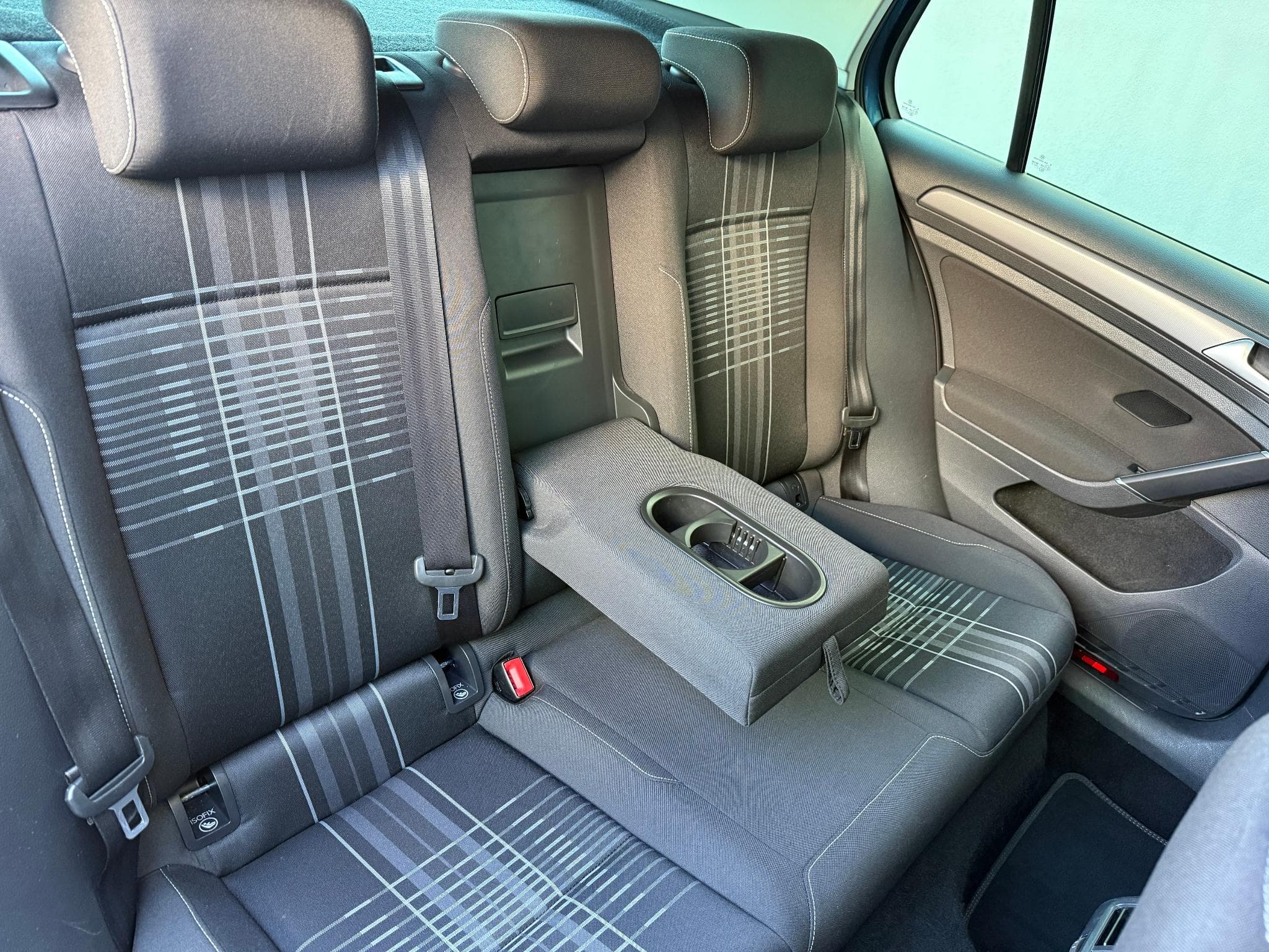 VW Golf VII 1.6 TDI LOUNGE 110 PS FAP (2015) - Photo 8