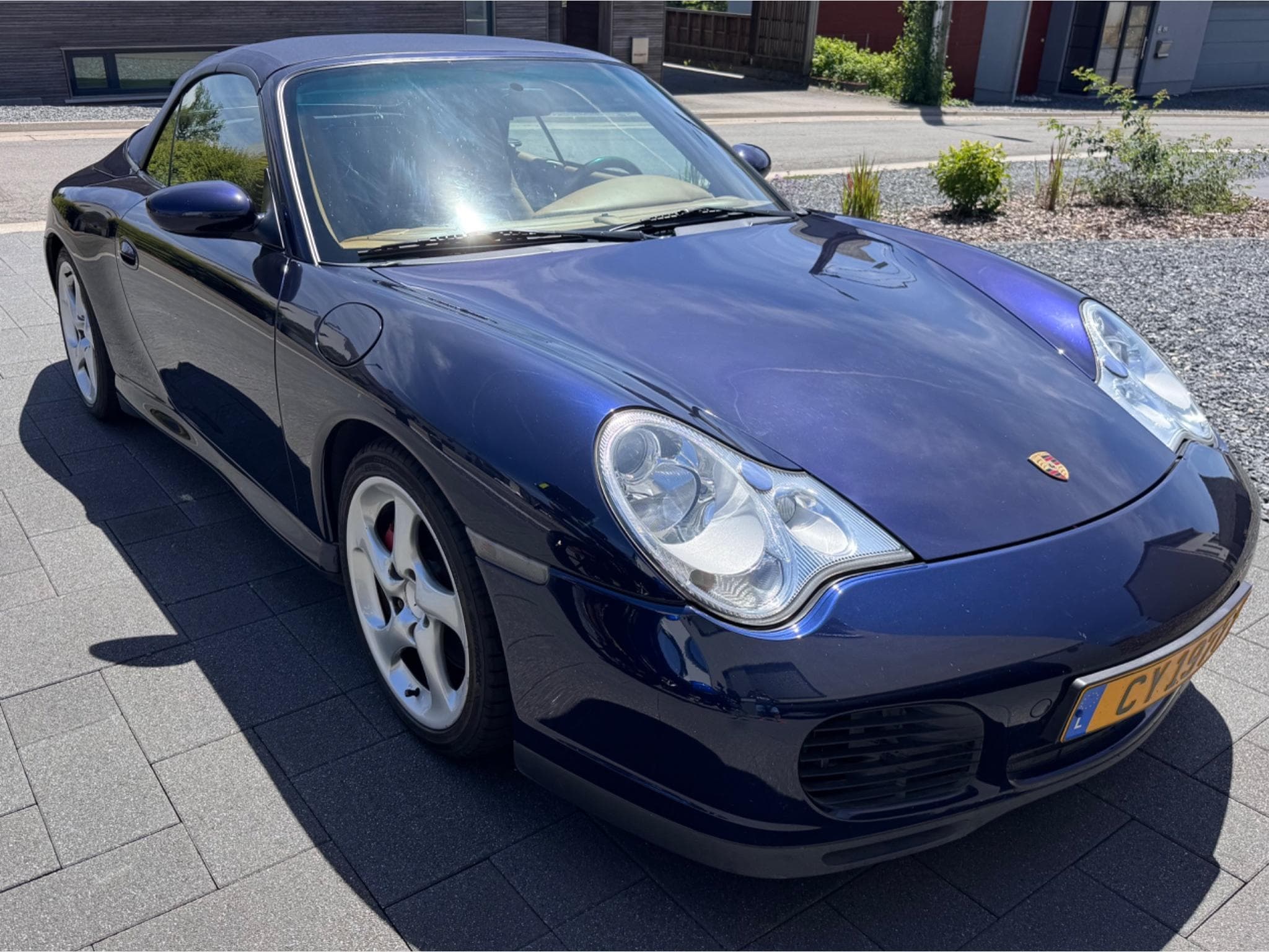 Porsche 911 Carrera 4S (2004) - Photo 1