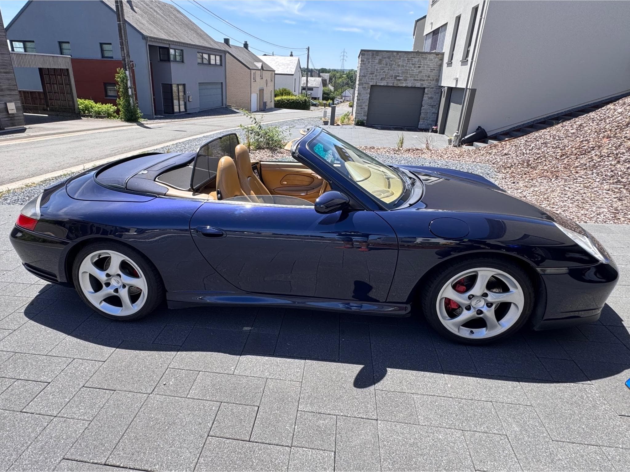 Porsche 911 Carrera 4S (2004) - Photo 3