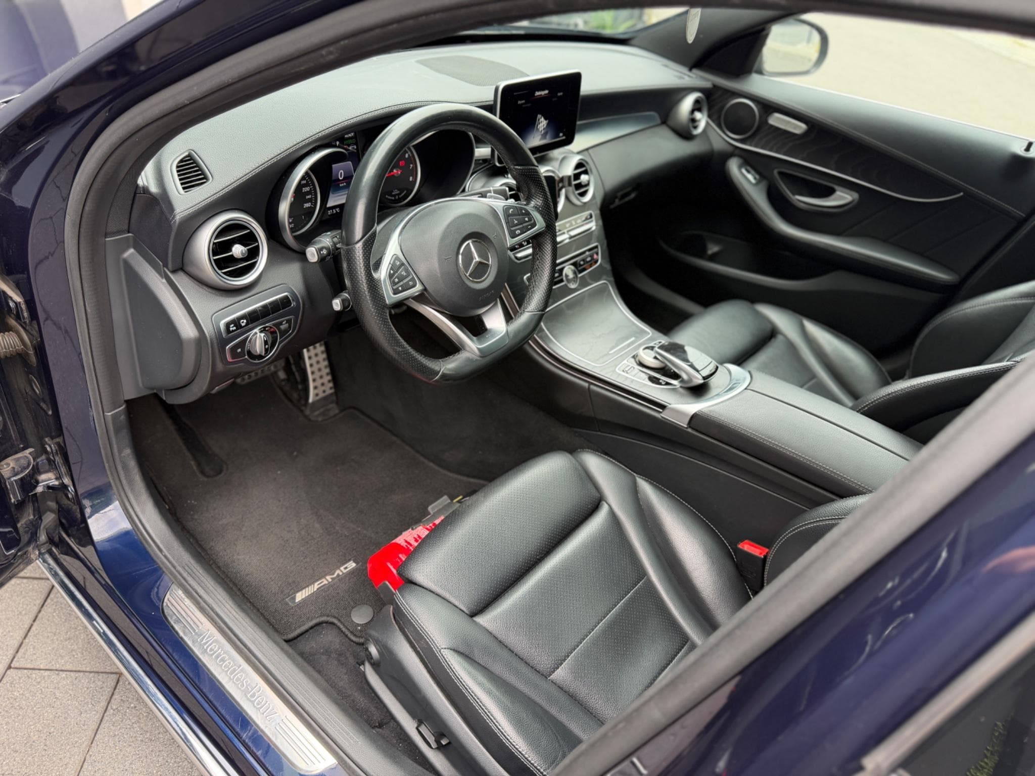 Mercedes C 350 e Amg (2016) - Photo 3