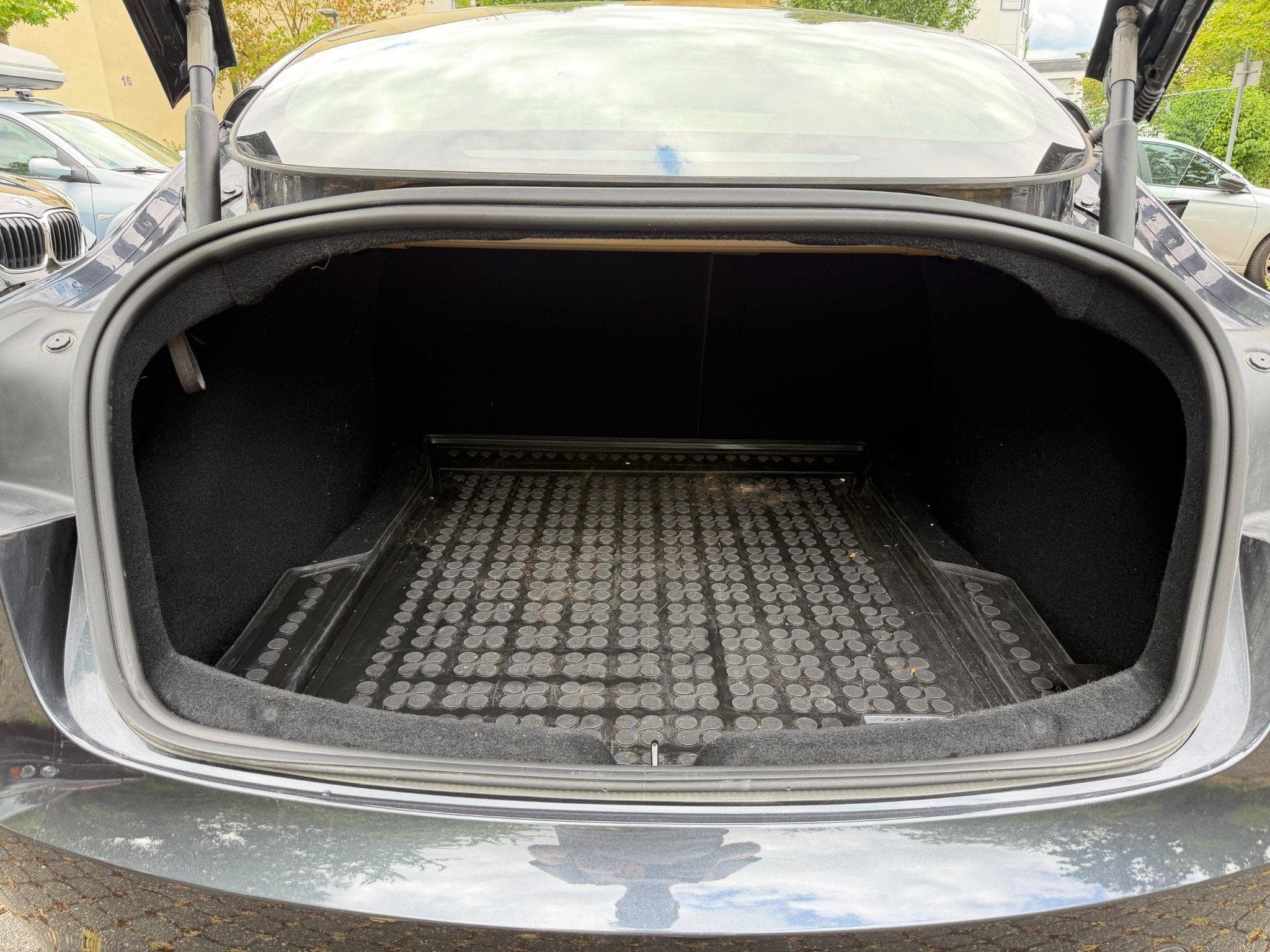Tesla Model 3 Highland RWD (2024) - Photo 8