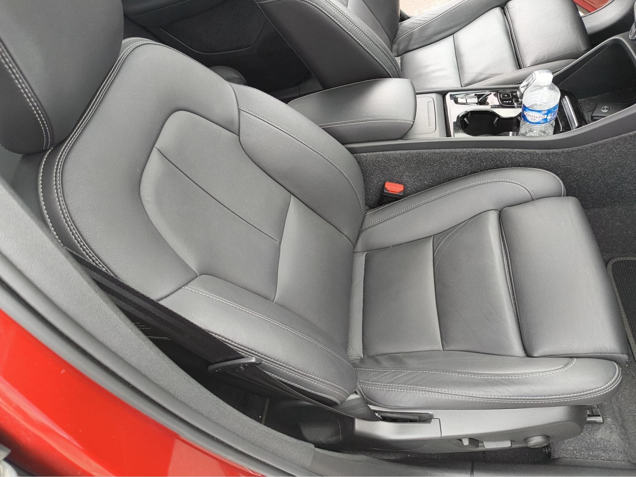 Volvo XC40 R. Design/ultra (2024) - Photo 6