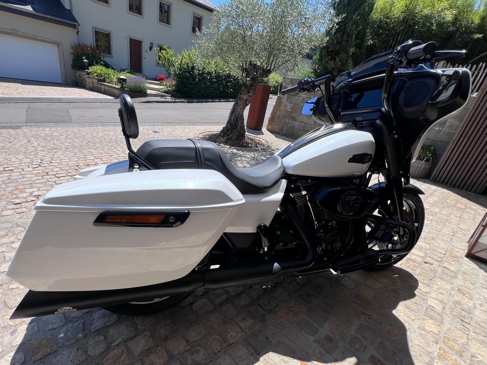 Harley-Davidson Street Glide (2024) - Photo 2