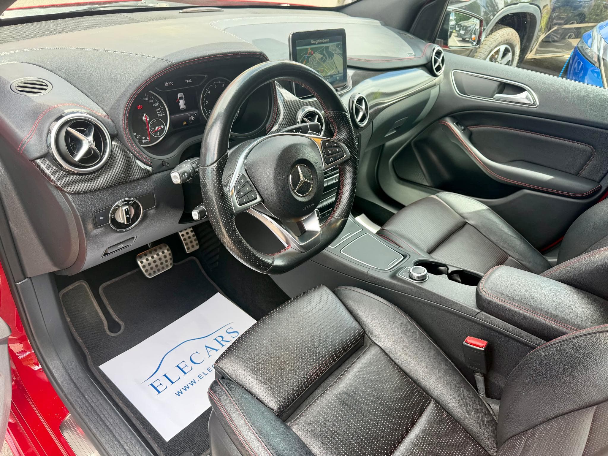 Mercedes B 200 7G-DCT AMG-Line PANO/CAM/NIGHT (2017) - Photo 7