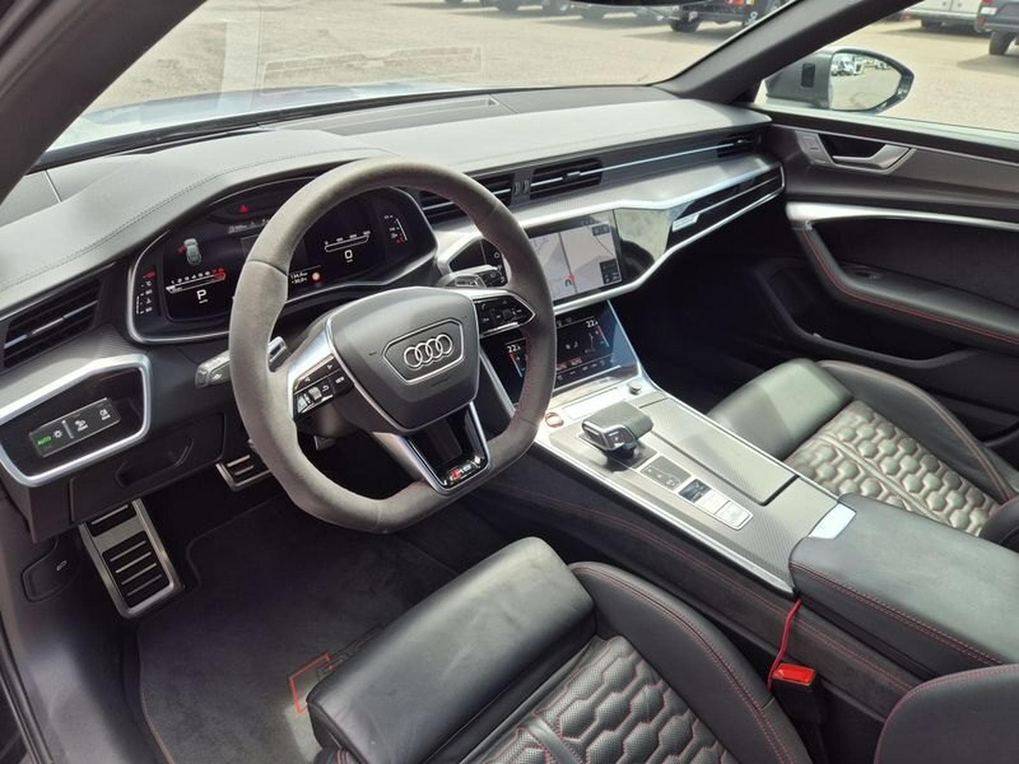 Audi RS6 (2022) - Photo 14