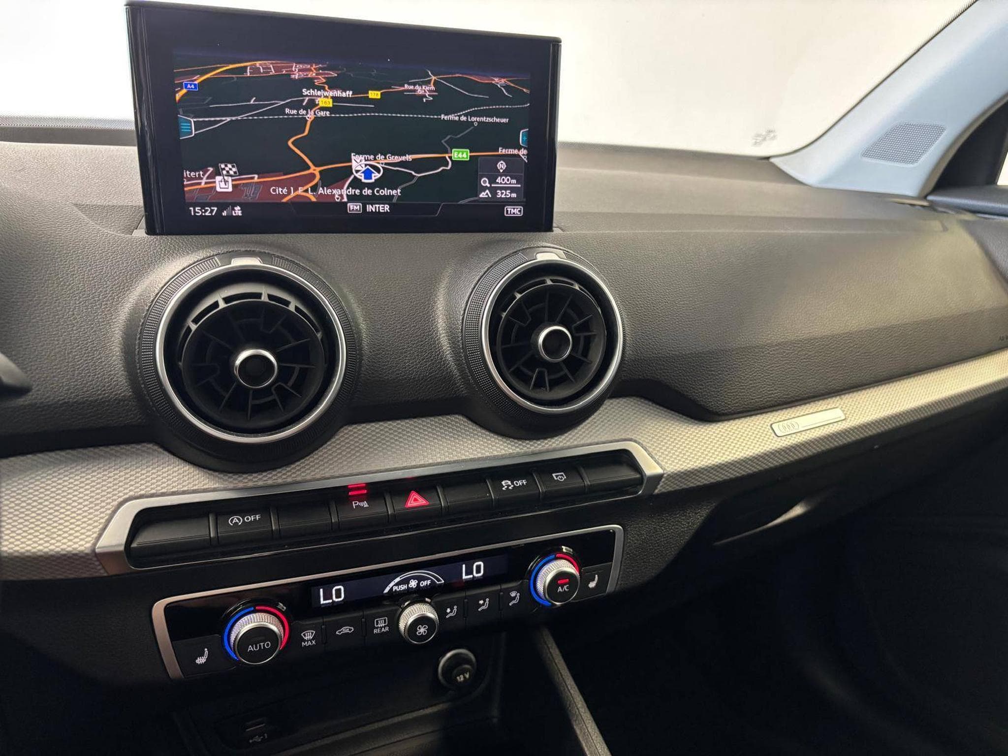 Audi Q2 35 TFSI S-Line (2023) - Photo 9