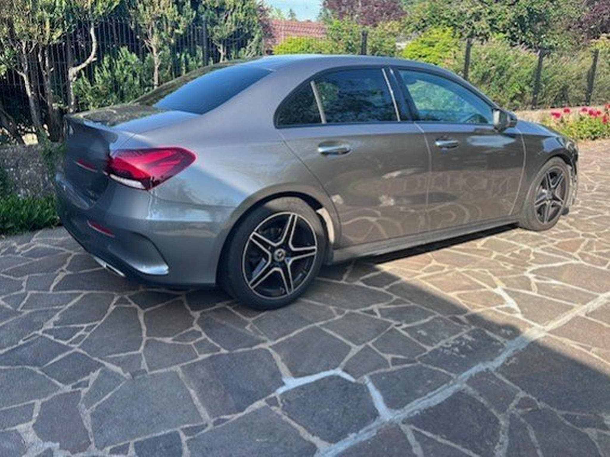 Mercedes A 220 Mercedes Classe A 200 d AMG Line Berline (2022) - Photo 2