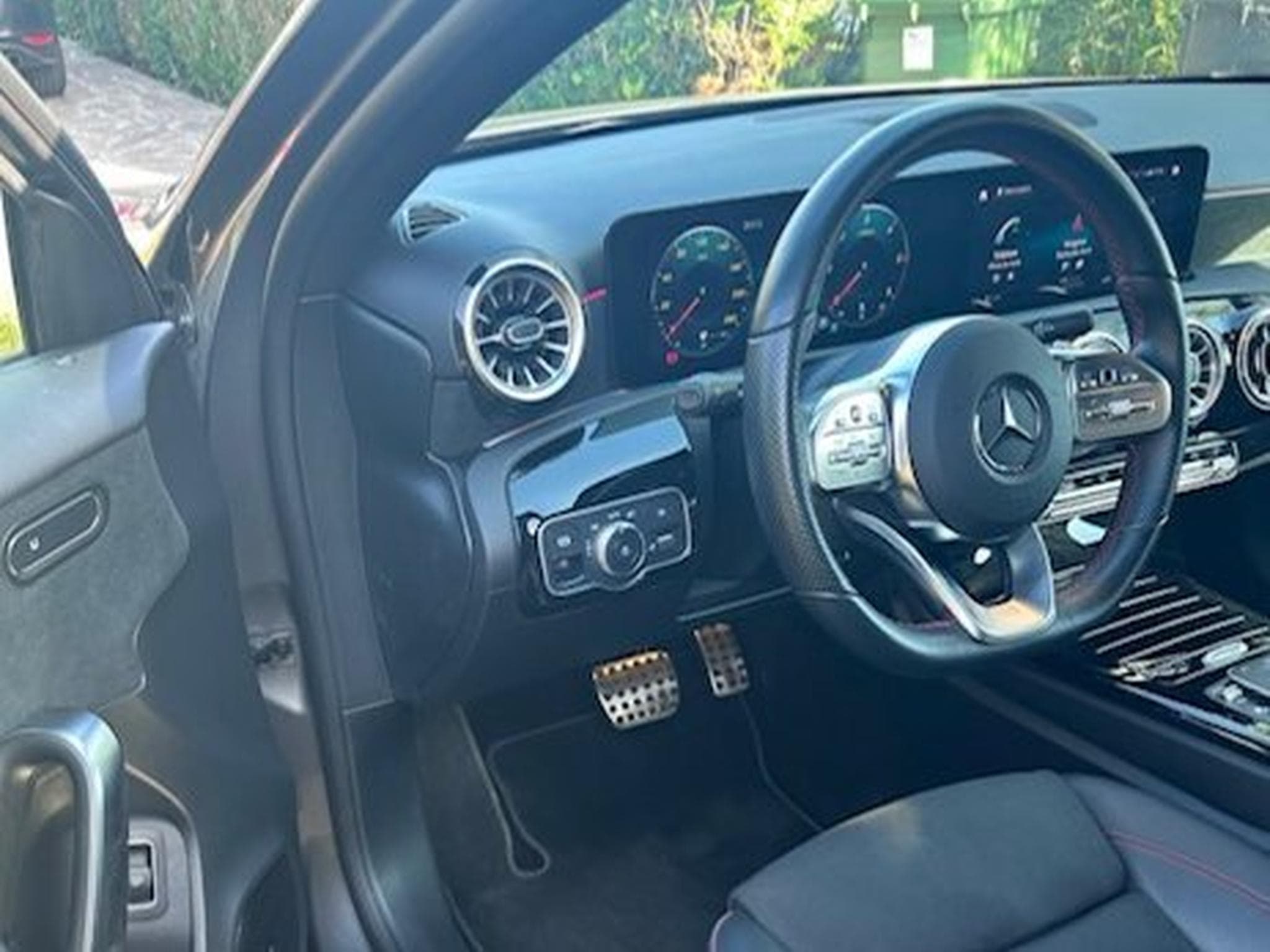 Mercedes A 220 Mercedes Classe A 200 d AMG Line Berline (2022) - Photo 3