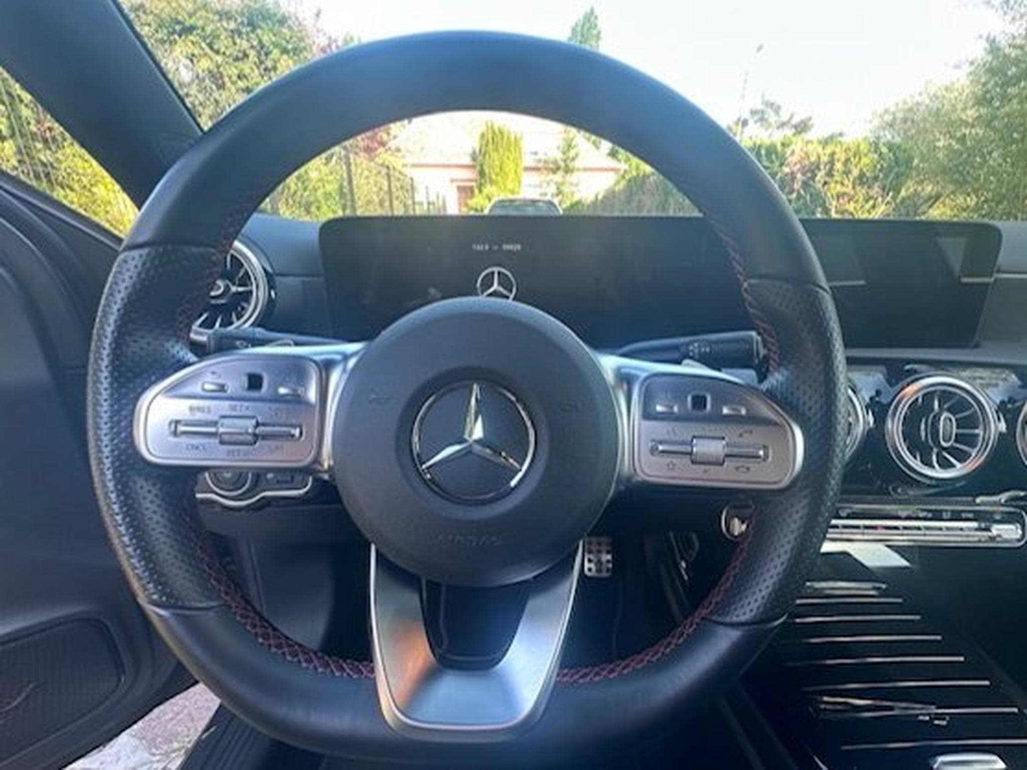 Mercedes A 220 Mercedes Classe A 200 d AMG Line Berline (2022) - Photo 5