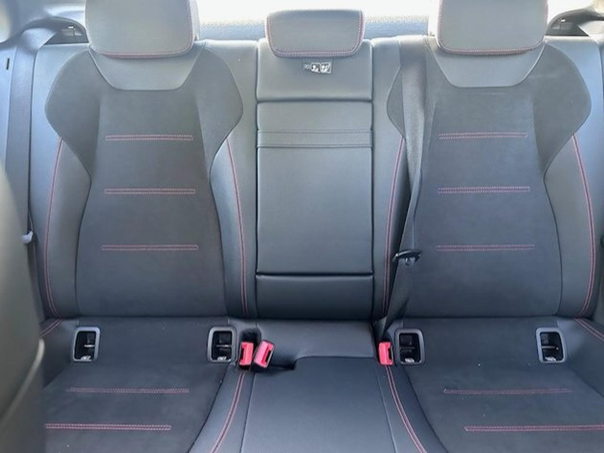 Mercedes A 220 Mercedes Classe A 200 d AMG Line Berline (2022) - Photo 6