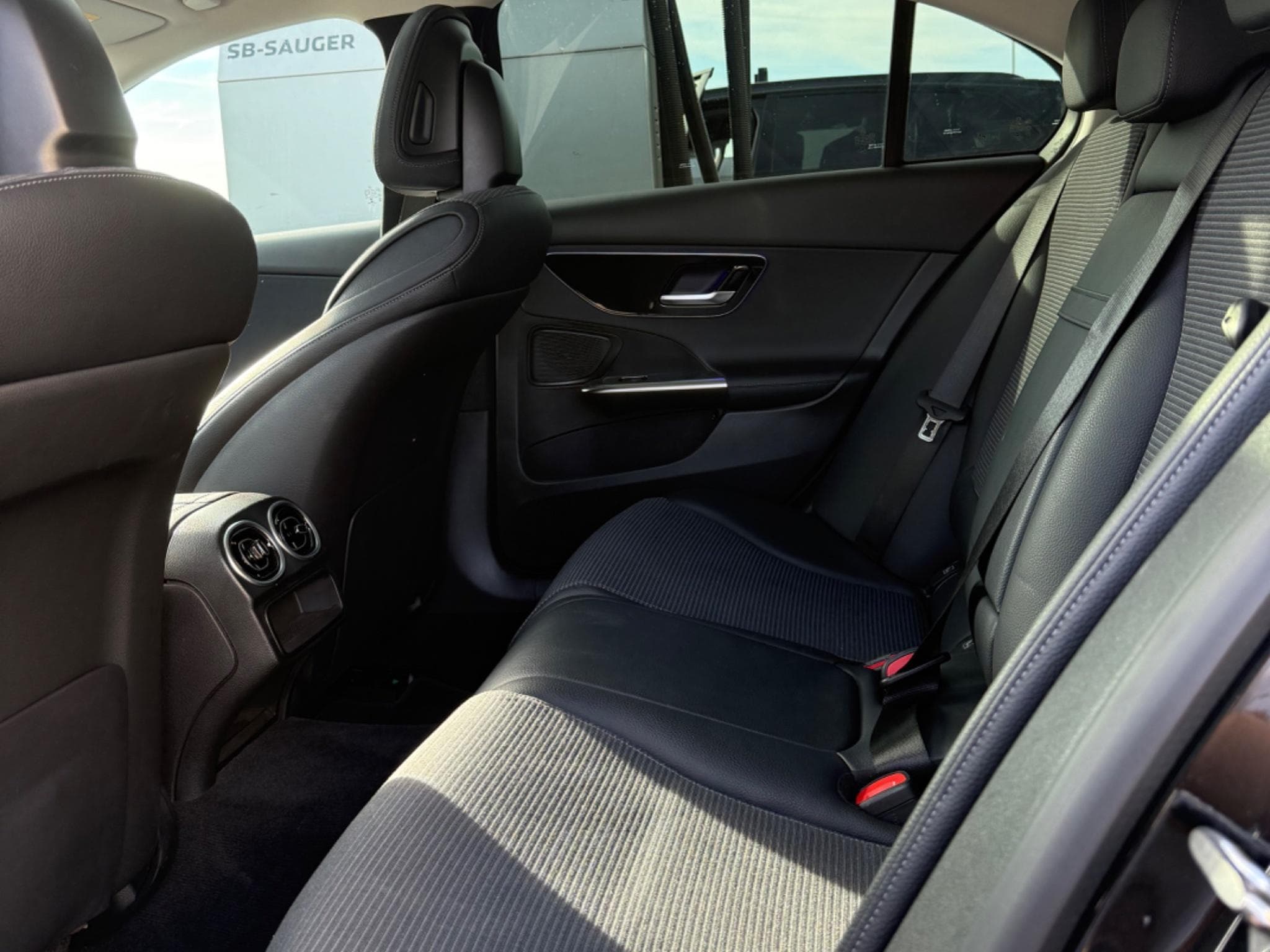 Mercedes C 220 (2022) - Photo 9