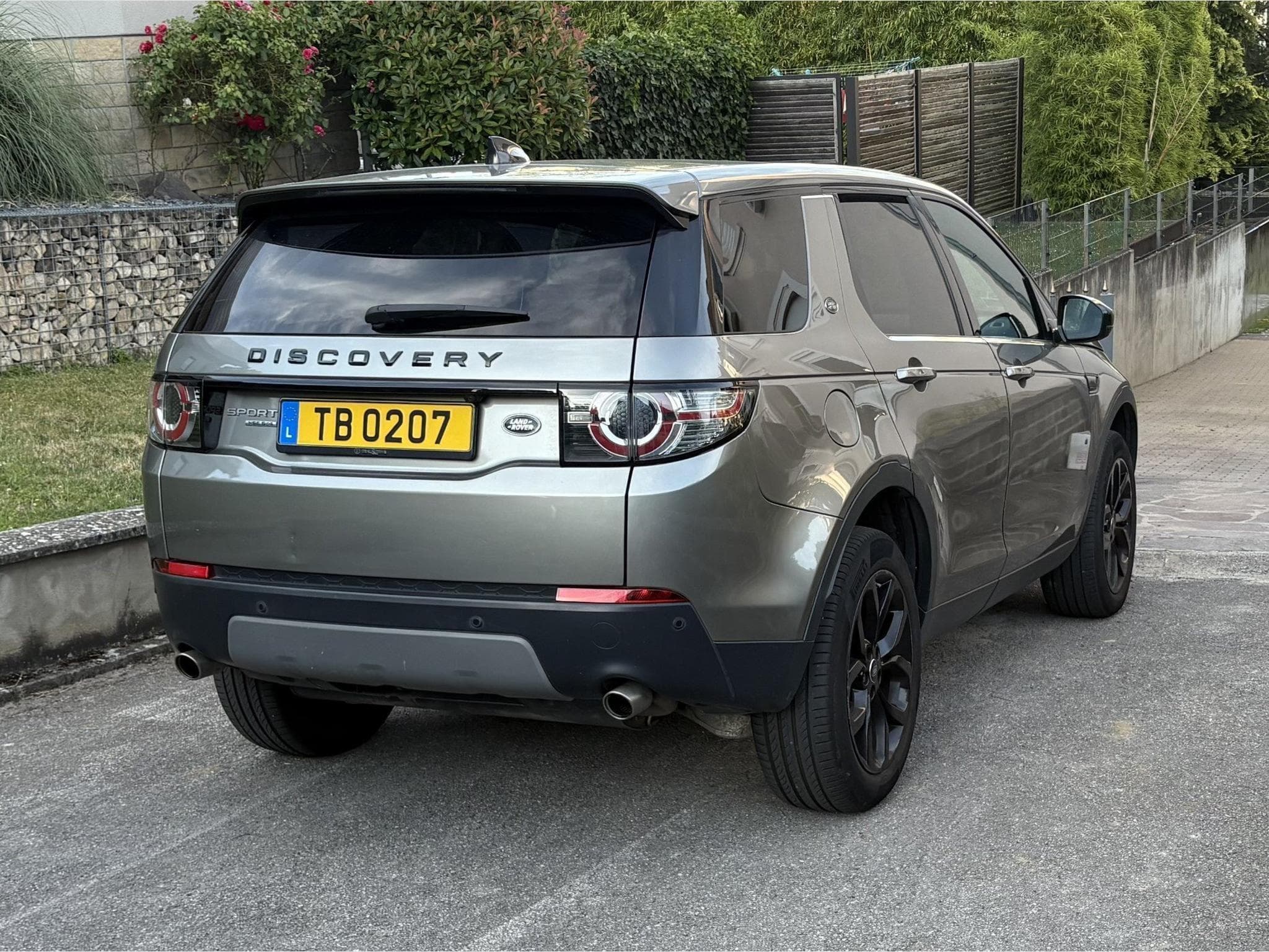 Land-Rover Discovery Sport SD4 HSE (2018) - Photo 2