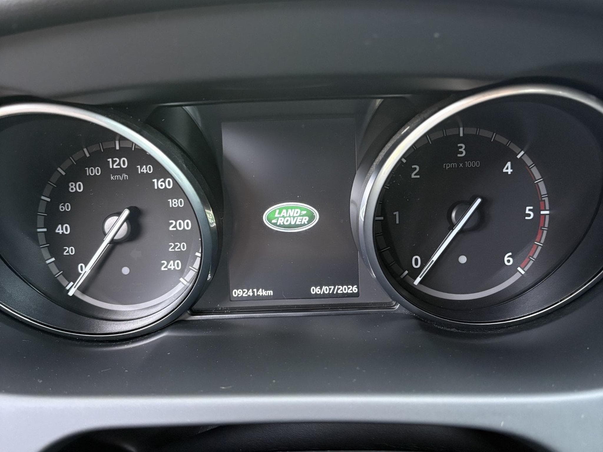 Land-Rover Discovery Sport SD4 HSE (2018) - Photo 6