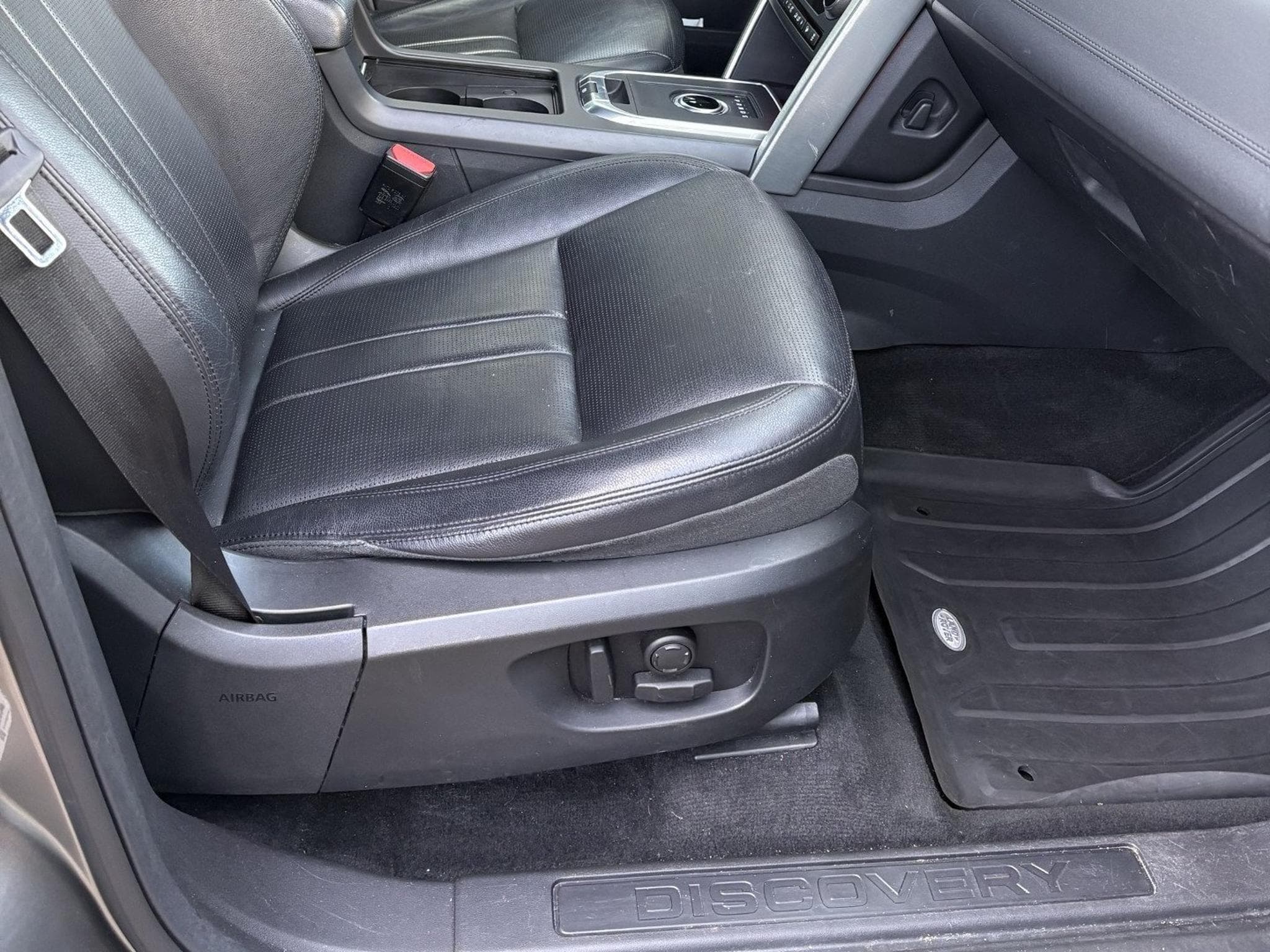 Land-Rover Discovery Sport SD4 HSE (2018) - Photo 5