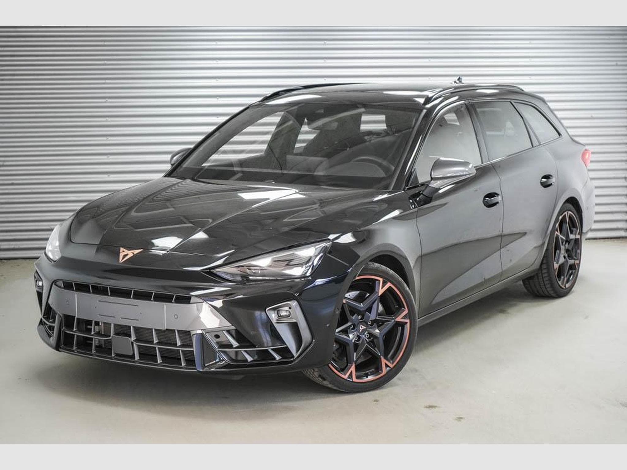 Cupra Leon ST 2,0 TSI (2025) - Photo 1