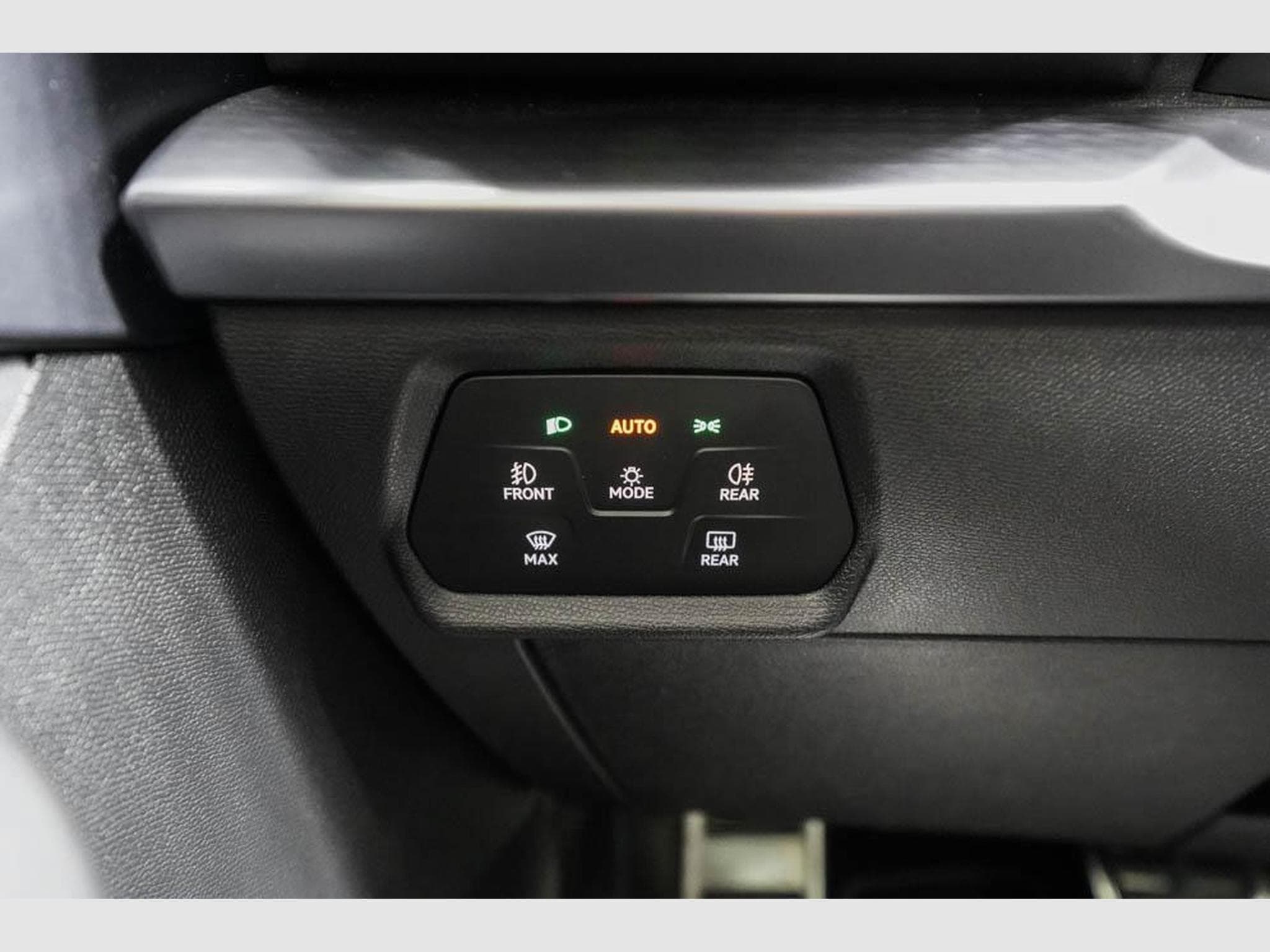 Cupra Leon ST 2,0 TSI (2025) - Photo 11