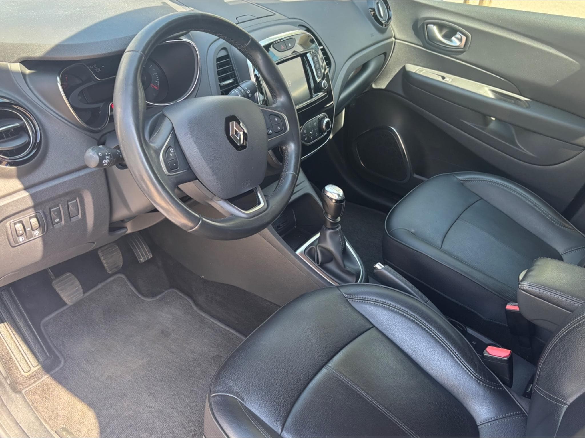 Renault Captur (2020) - Photo 3