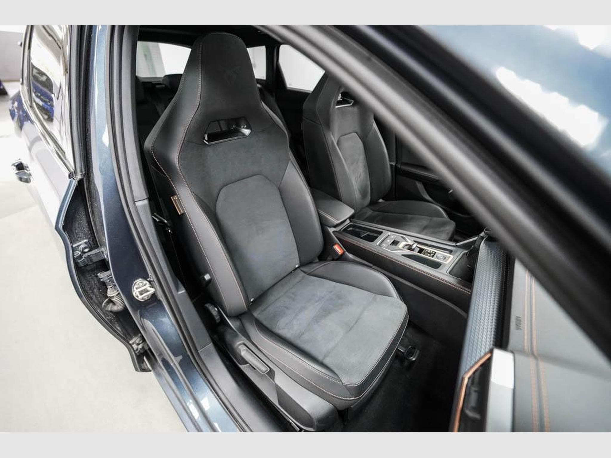 Cupra Leon ST 2,0 TSI (2025) - Photo 22
