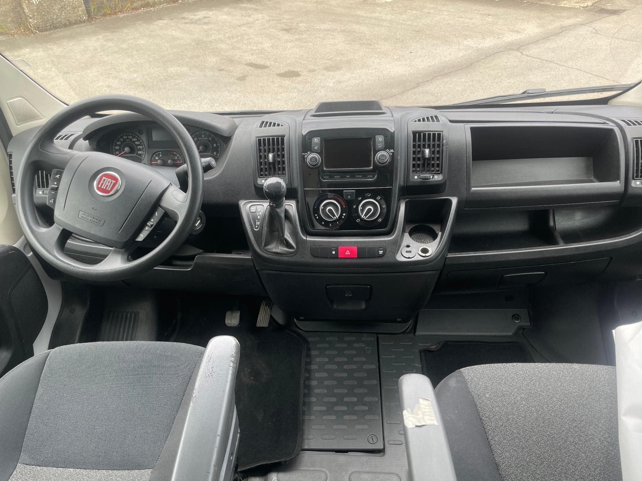 Fiat Ducato 2.3 L3H2 (2021) - Photo 13