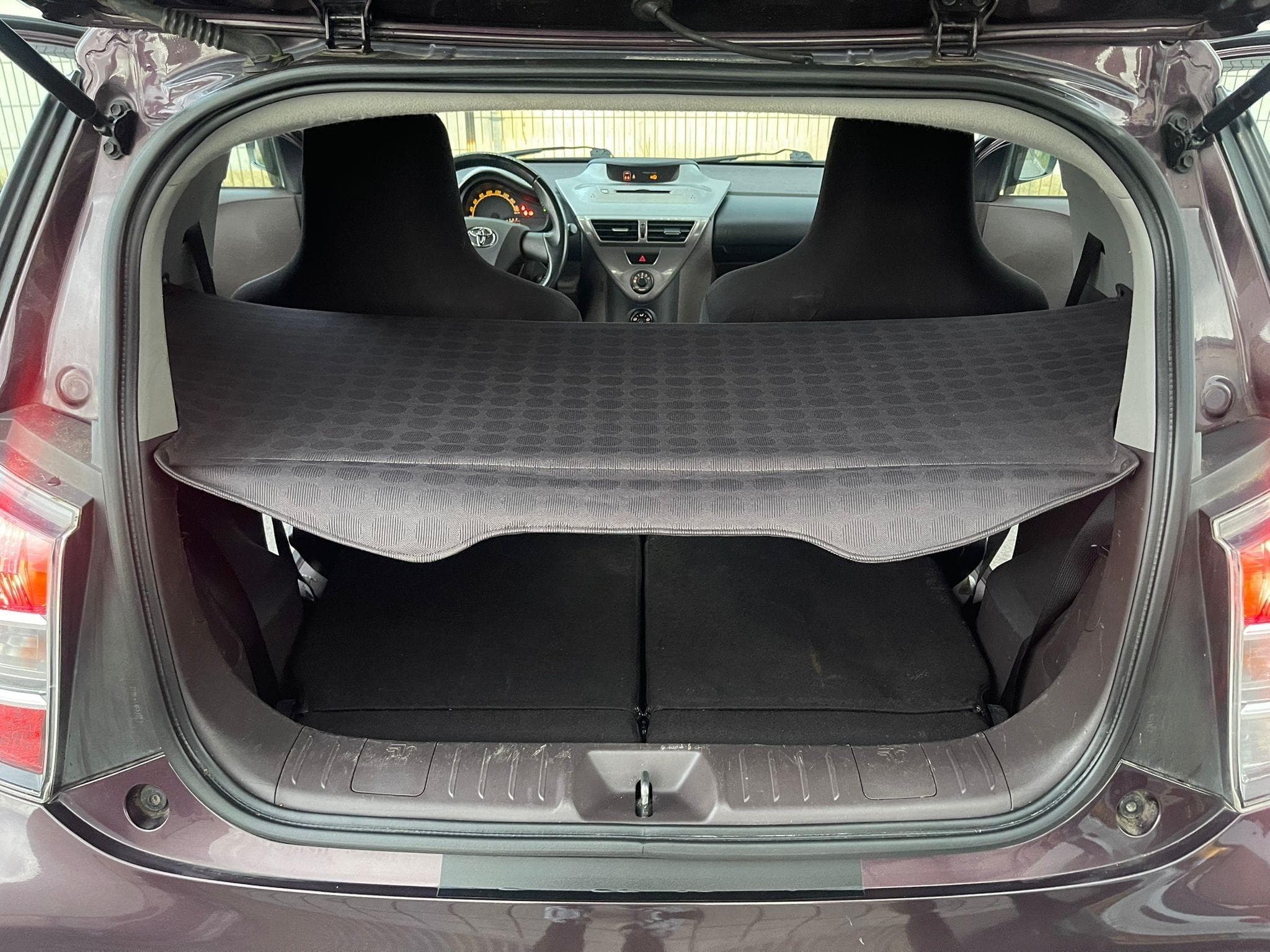 Toyota iQ (2010) - Photo 9