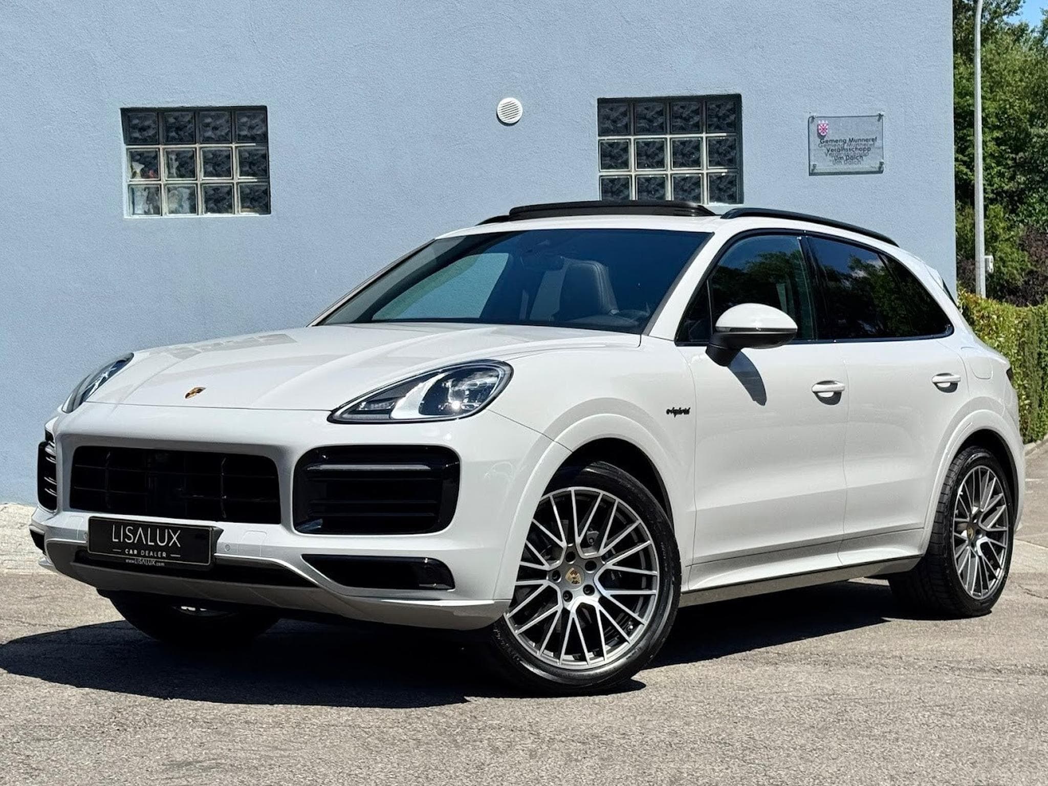 Porsche Cayenne PLATINUM EDITION 3.0 E-HYBRID 462H 340 PHEV (2023) - Photo 1