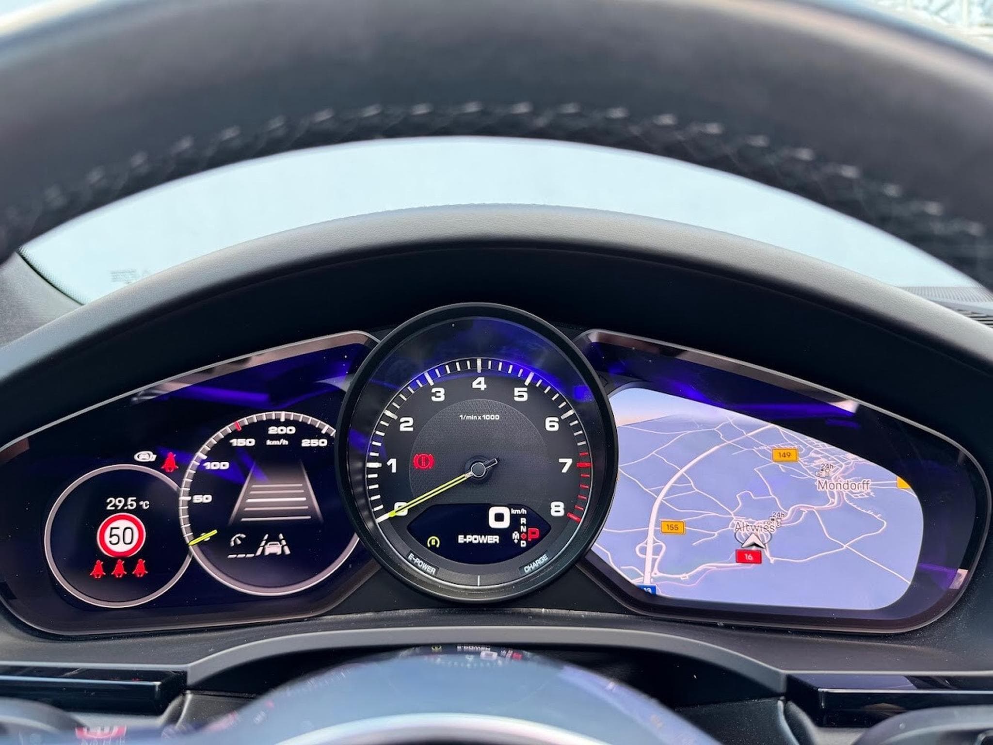 Porsche Cayenne PLATINUM EDITION 3.0 E-HYBRID 462H 340 PHEV (2023) - Photo 9