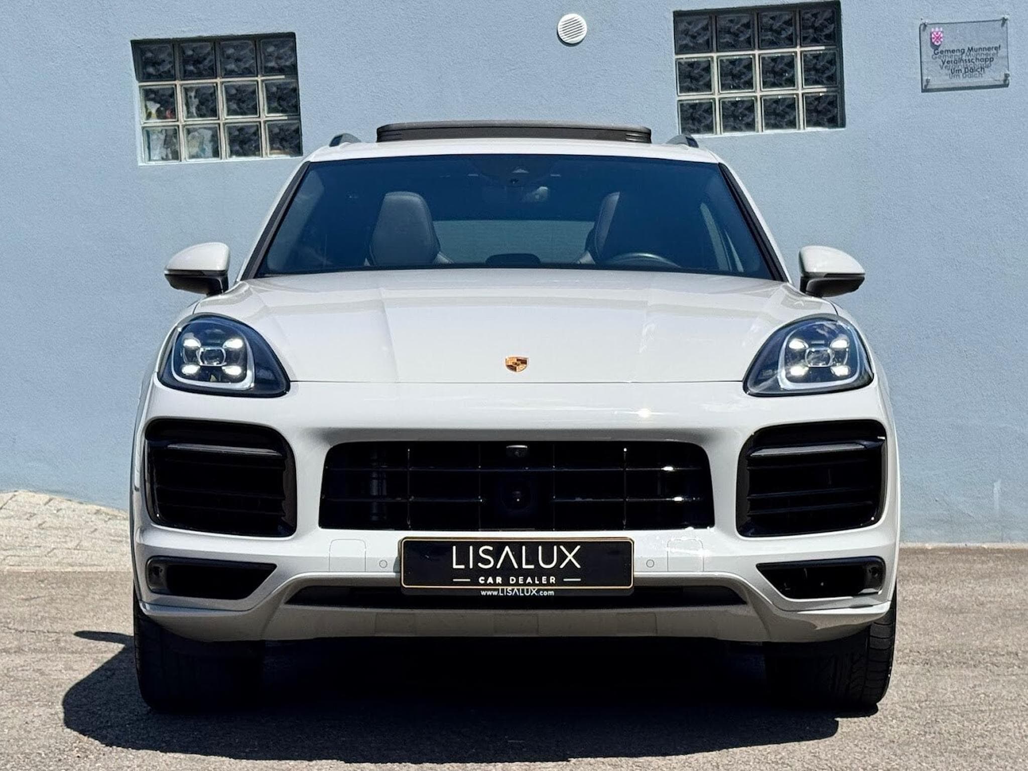 Porsche Cayenne PLATINUM EDITION 3.0 E-HYBRID 462H 340 PHEV (2023) - Photo 10