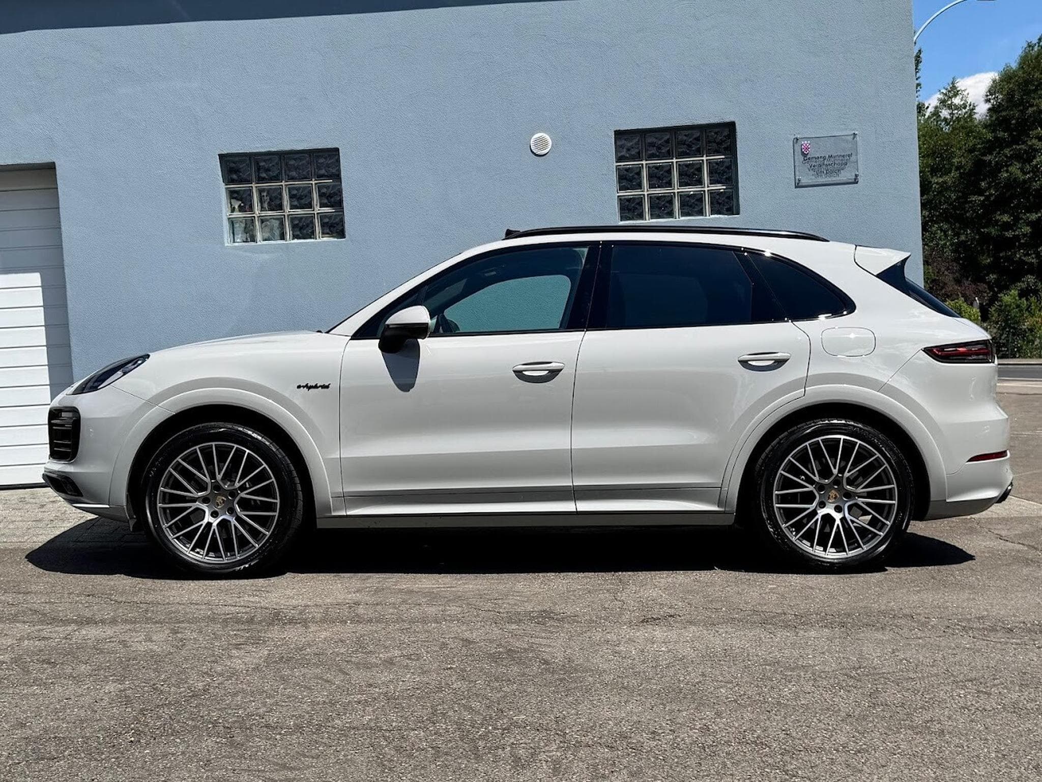 Porsche Cayenne PLATINUM EDITION 3.0 E-HYBRID 462H 340 PHEV (2023) - Photo 15