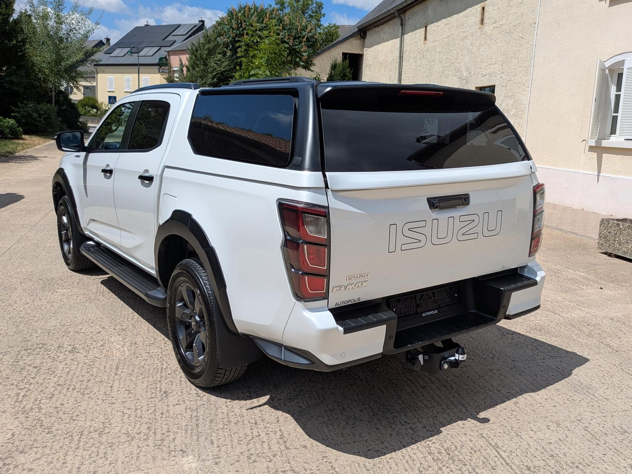 Isuzu D-Max 25 Doublecab V-Cross 4WD (2026) - Photo 8