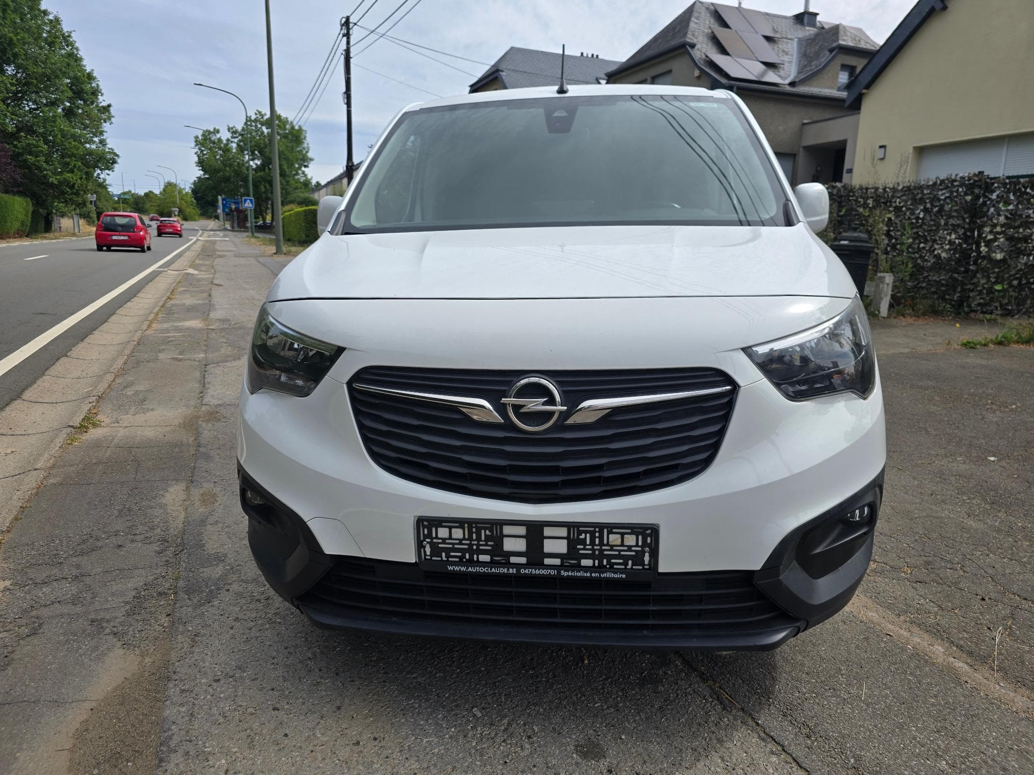 Opel Combo essence 130 cv long boite auto 71000 kms 11590 HT (2021) - Photo 2