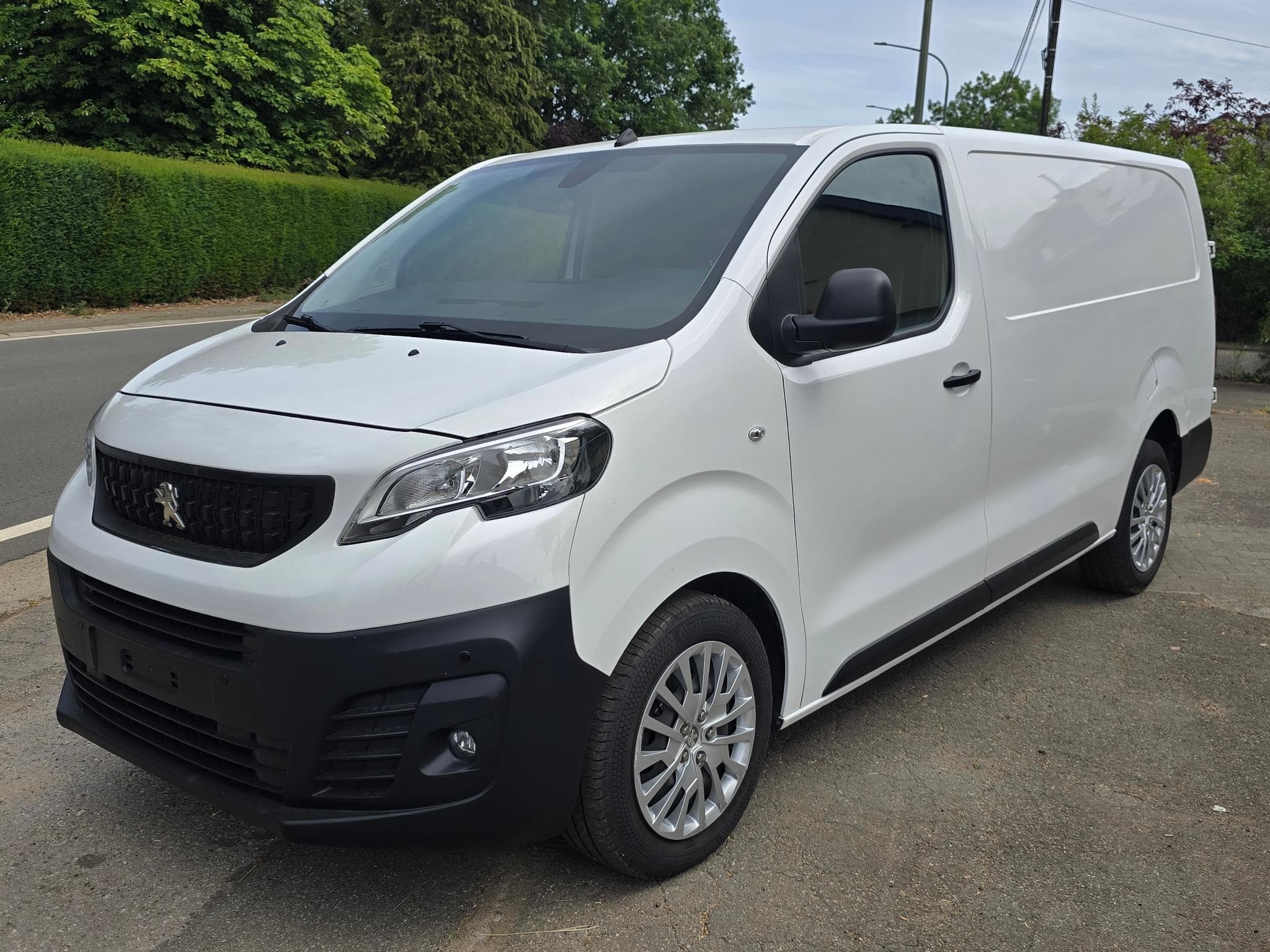 Peugeot Expert HDI 146 cv boite auto long 15990 HT (2022) - Photo 1