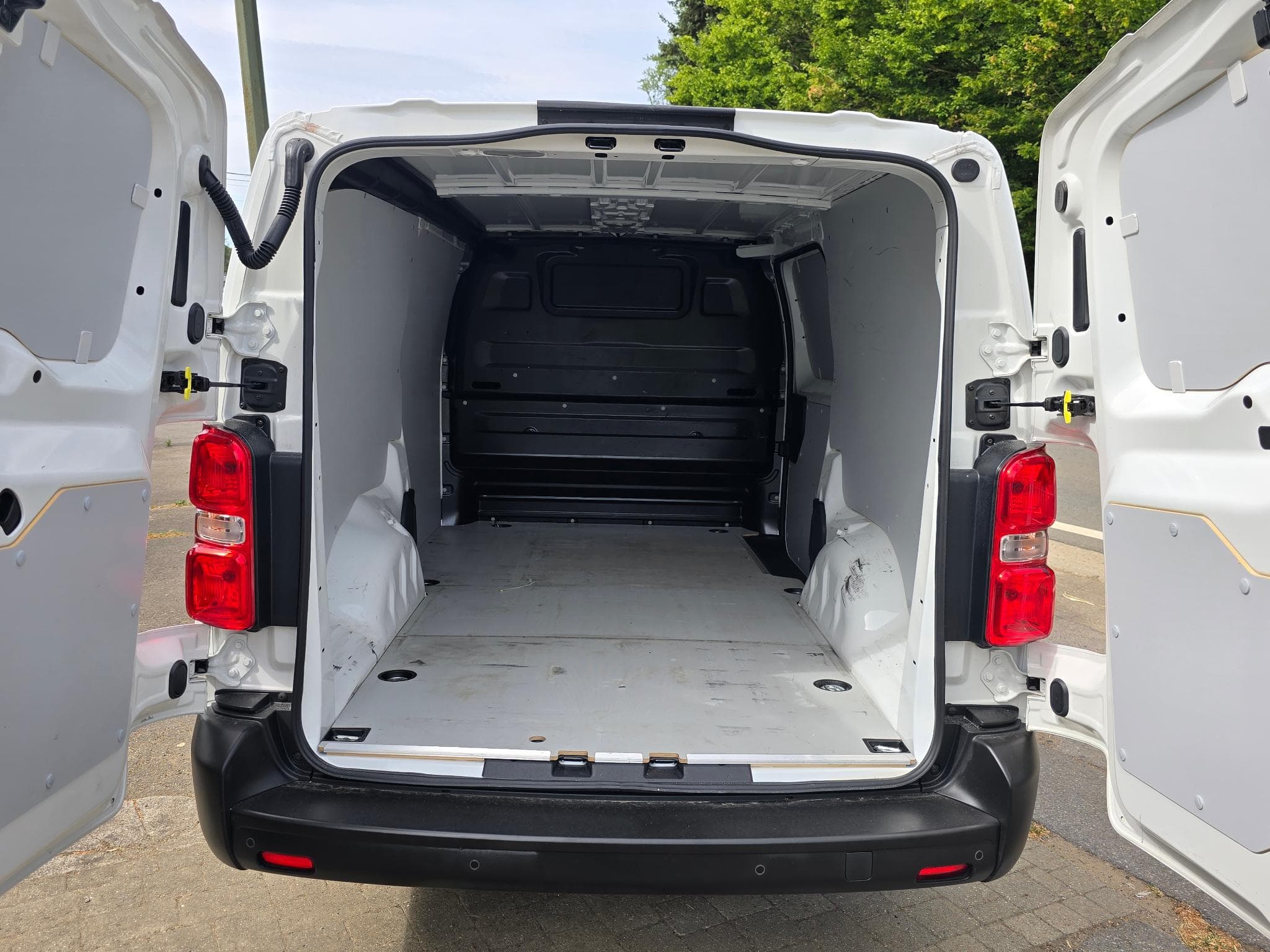 Peugeot Expert HDI 146 cv boite auto long 15990 HT (2022) - Photo 7