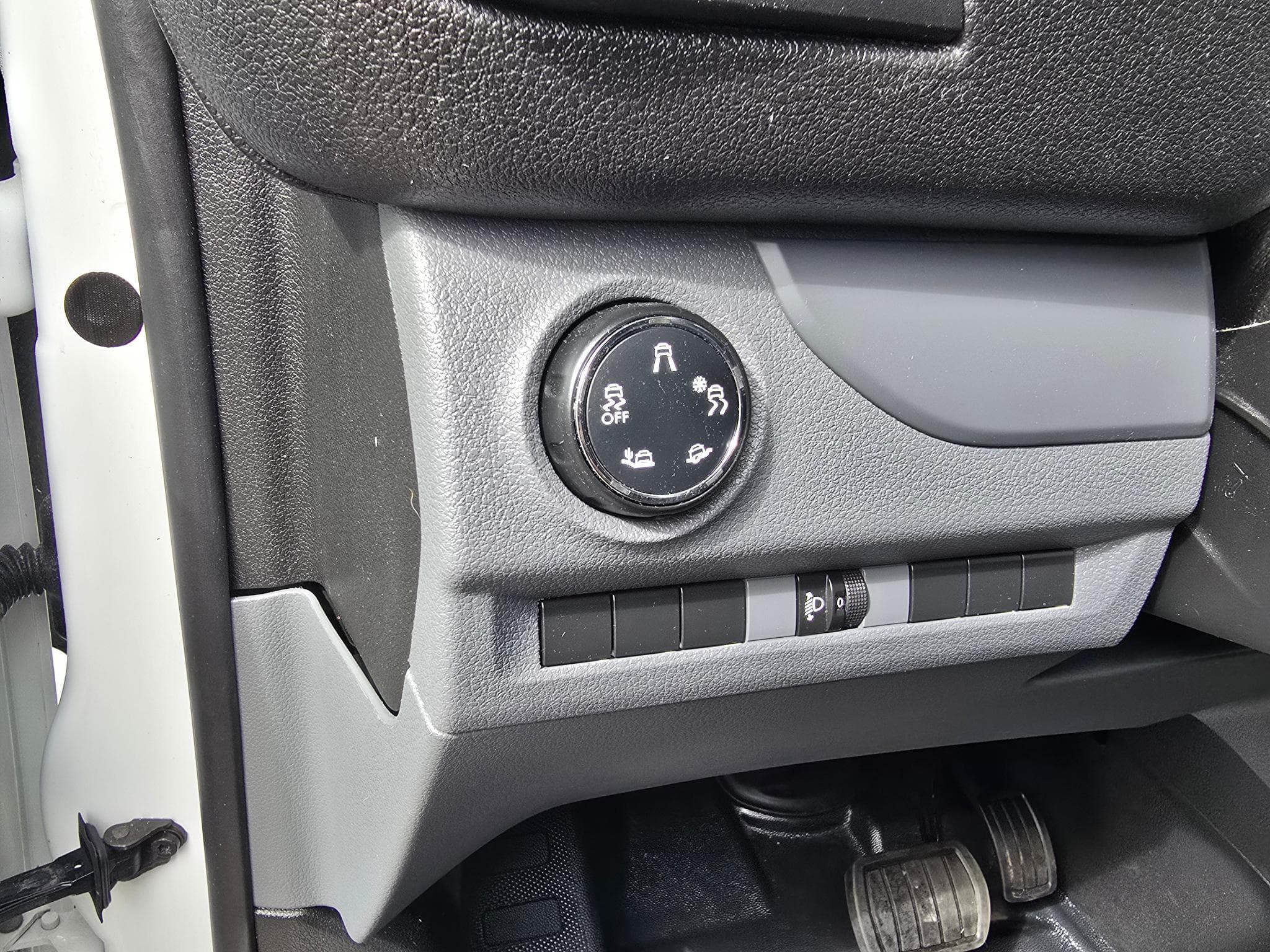 Peugeot Expert HDI 146 cv boite auto long 15990 HT (2022) - Photo 10