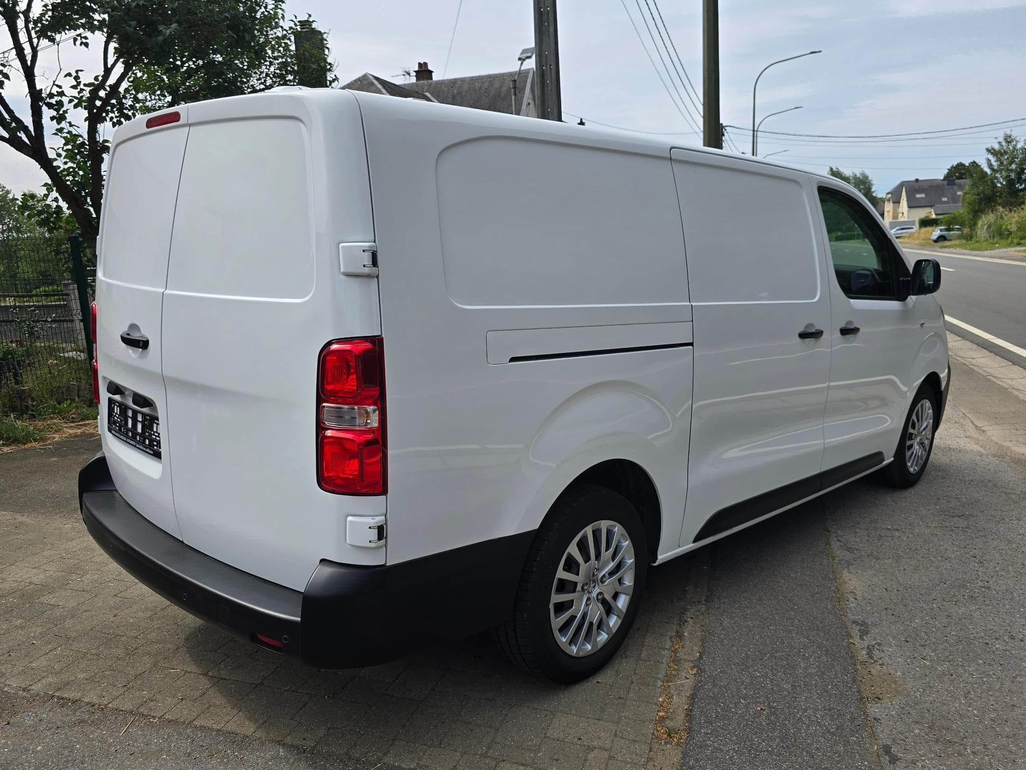 Peugeot Expert HDI 146 cv boite auto long 15990 HT (2022) - Photo 6