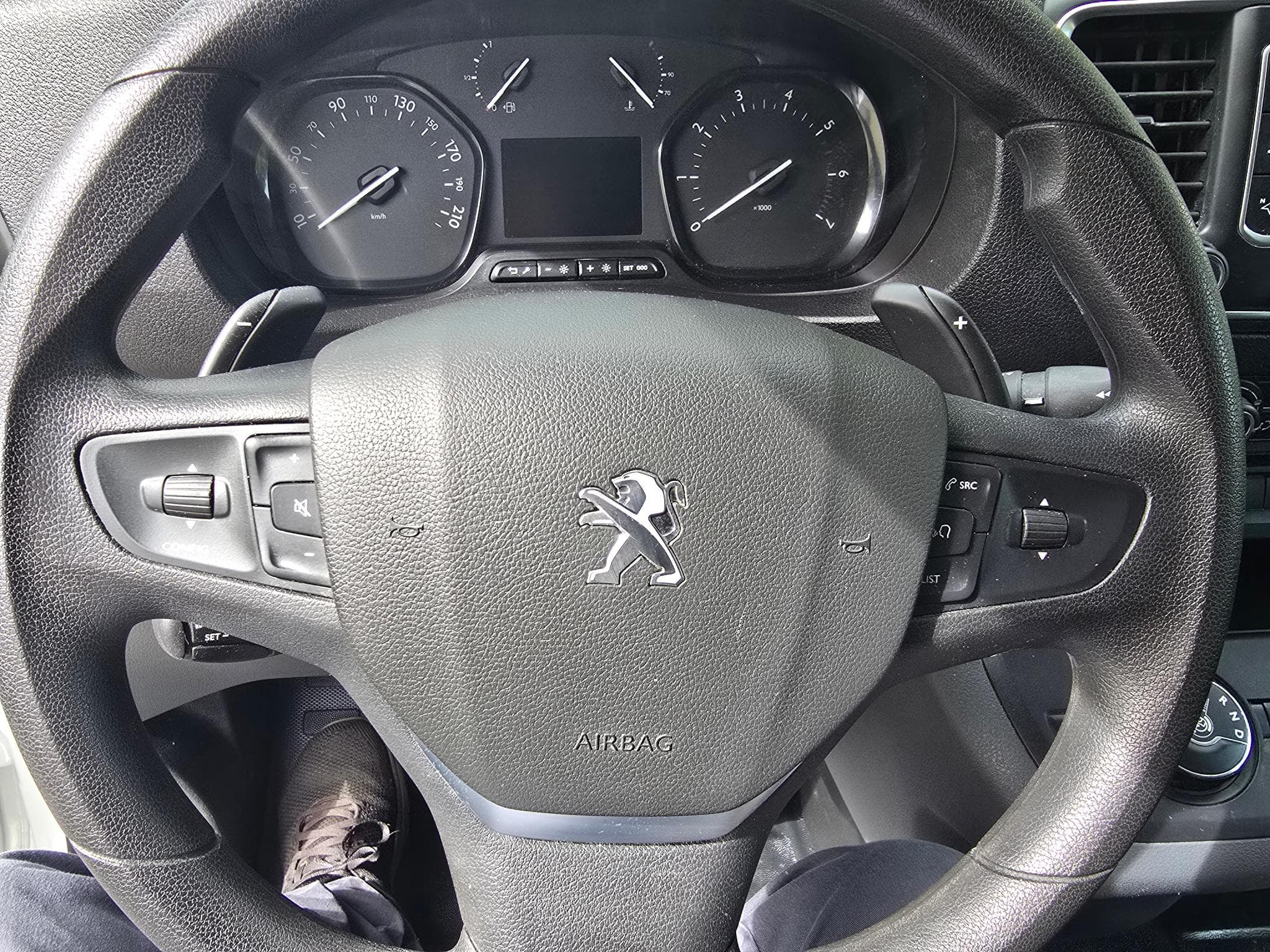 Peugeot Expert HDI 146 cv boite auto long 15990 HT (2022) - Photo 11