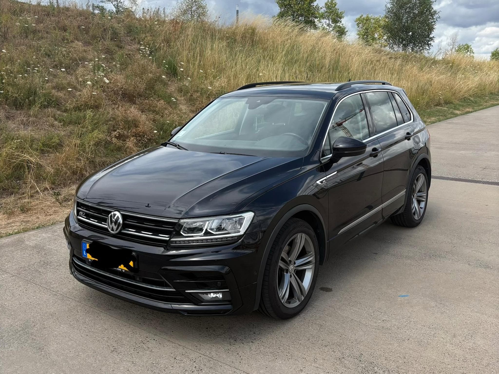 VW Tiguan R-Line Ext. (2019) - Photo 1
