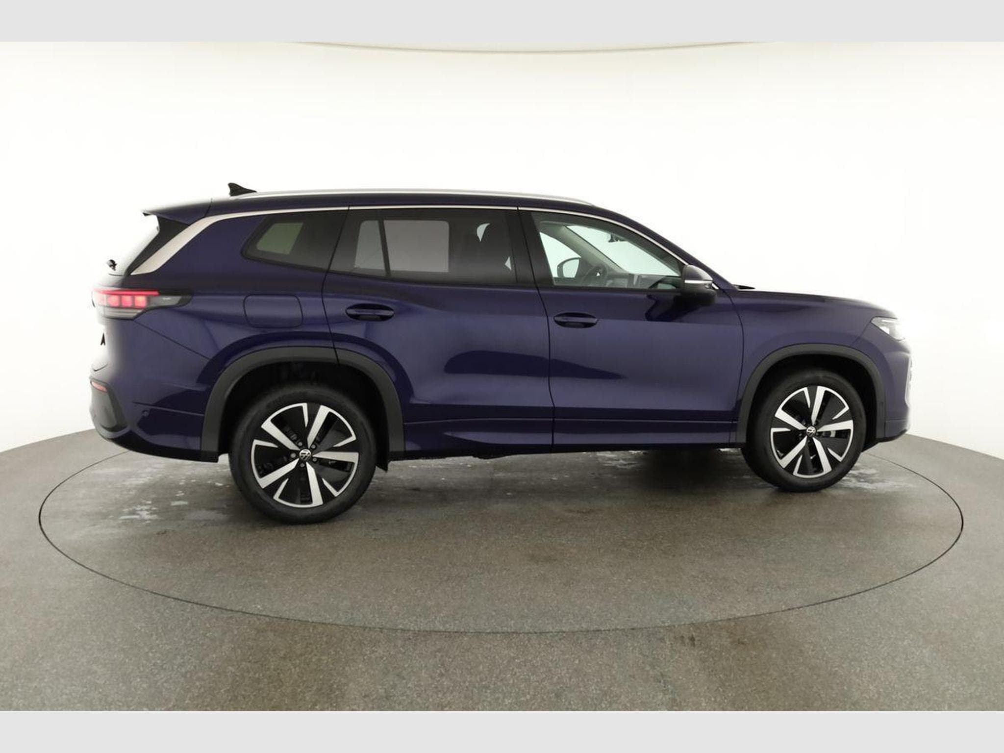 VW Tayron 1.5 TSI eHybrid 150 kW Life (2026) - Photo 23