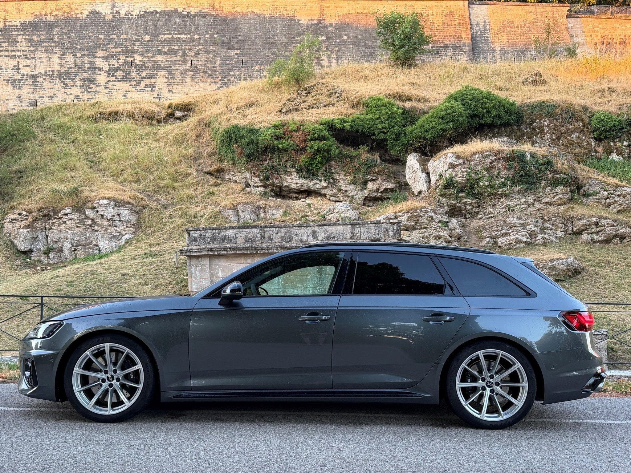 Audi RS4 (2023) - Photo 3
