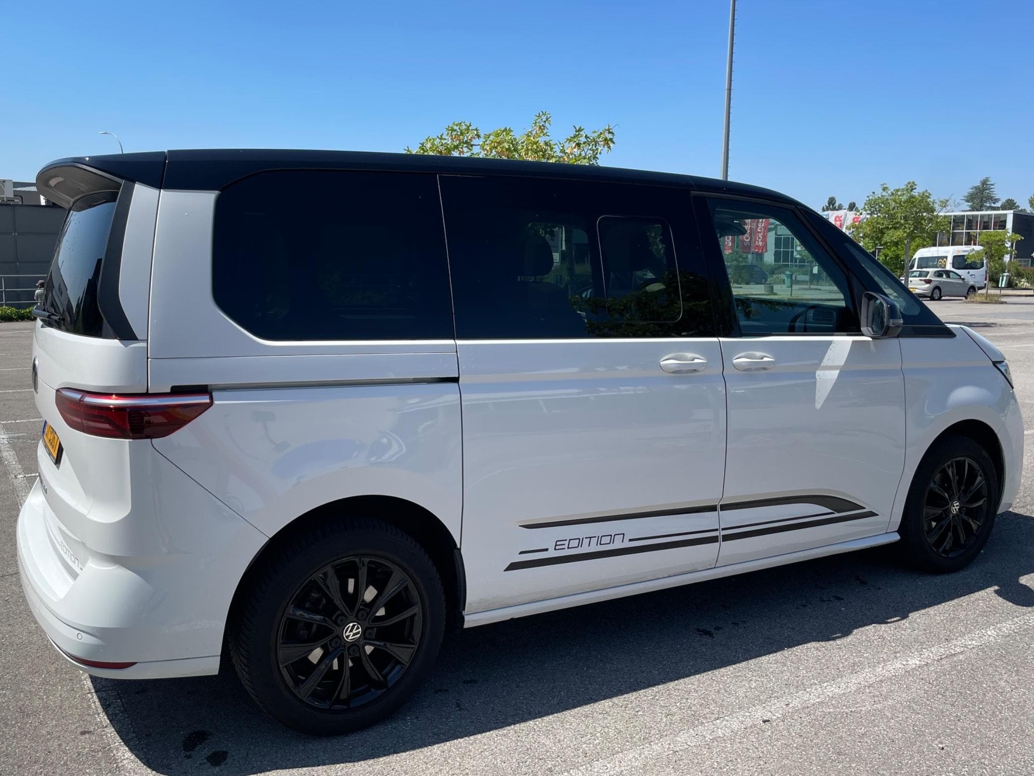 VW Multivan T7 Life Edition (2025) - Photo 7