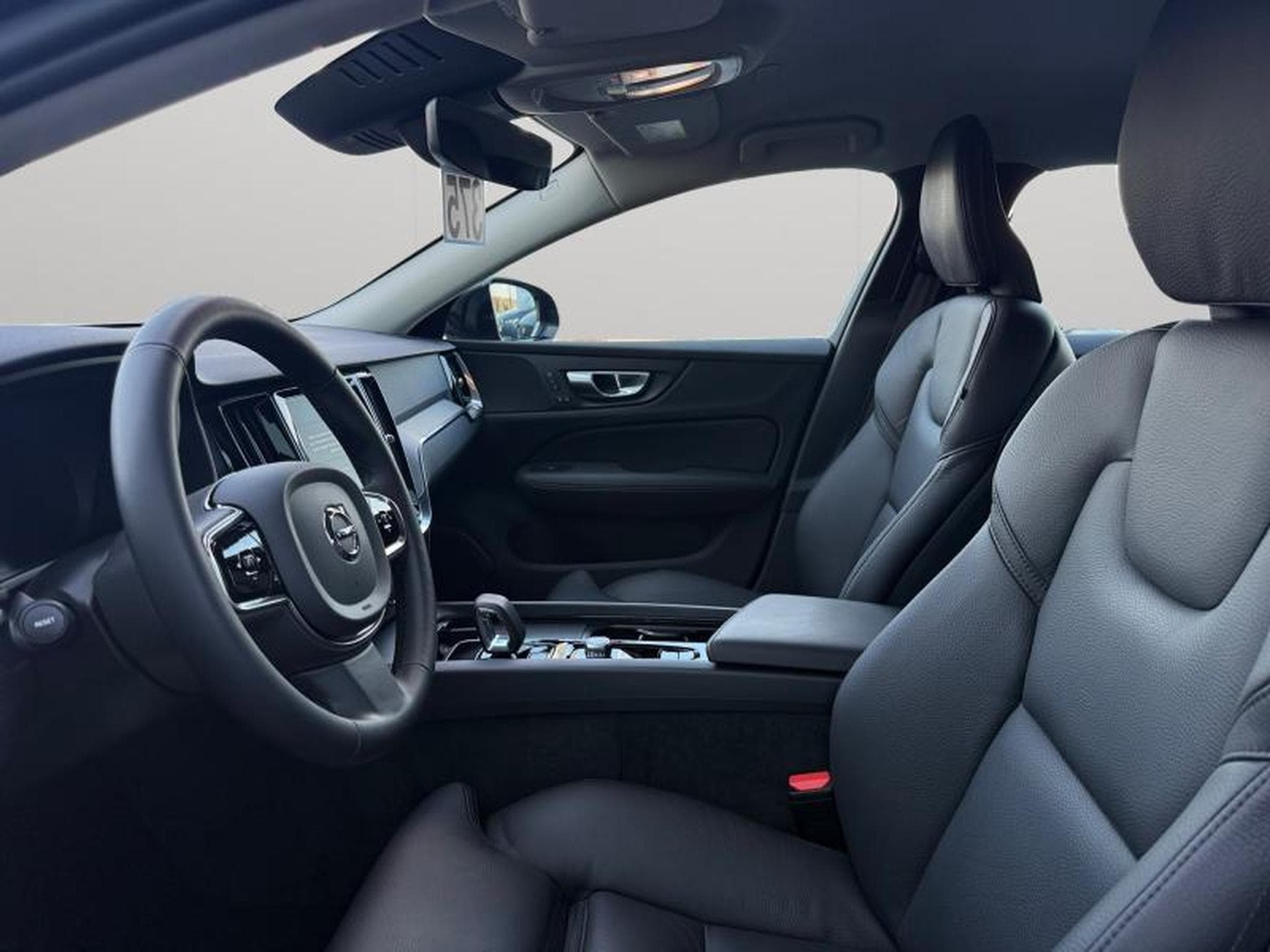 Volvo V60 B4 Plus Bright / Diesel (2023) - Photo 10