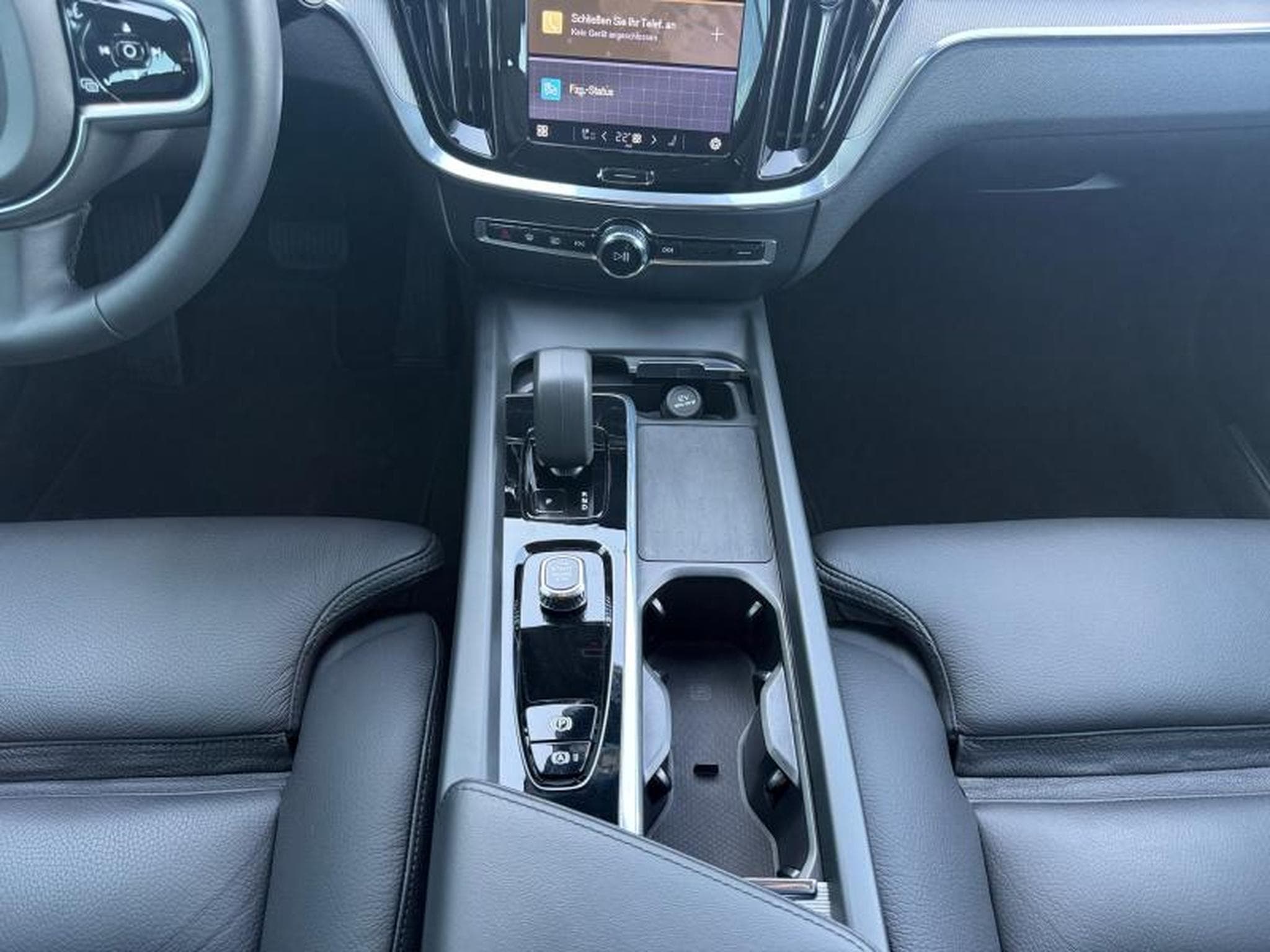 Volvo V60 B4 Plus Bright / Diesel (2023) - Photo 11