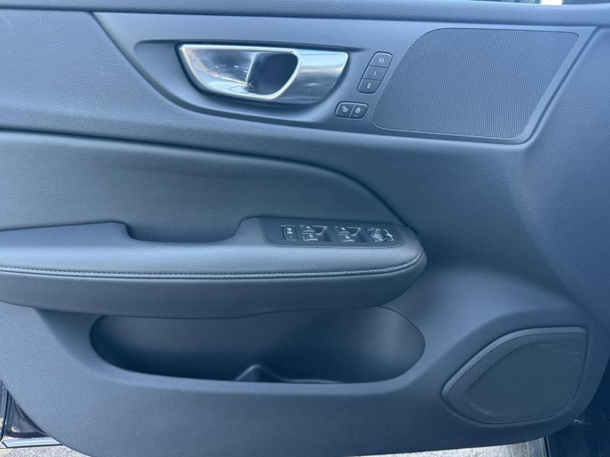 Volvo V60 B4 Plus Bright / Diesel (2023) - Photo 20