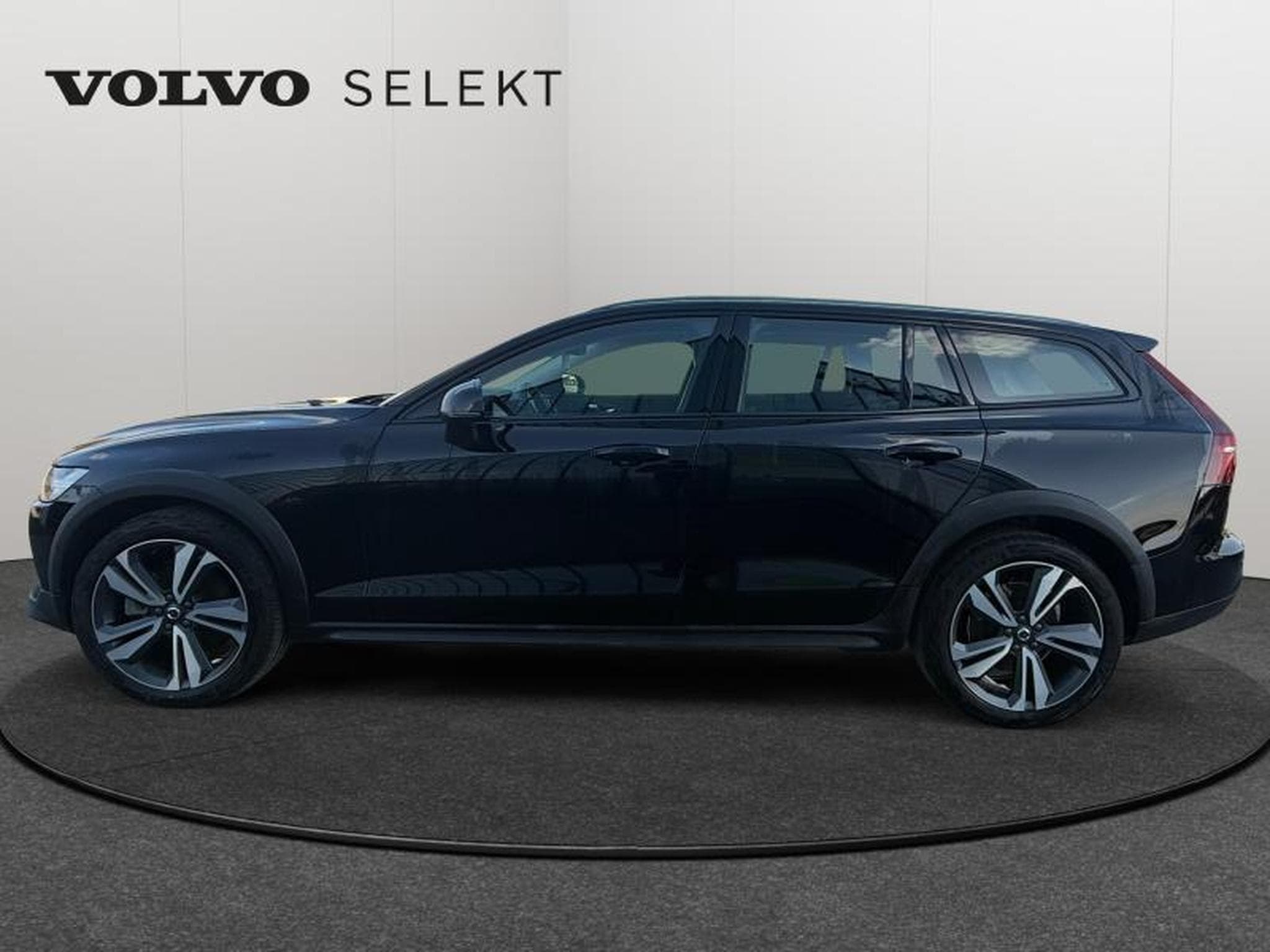 Volvo V60 B4 Plus Bright / Diesel (2023) - Photo 4